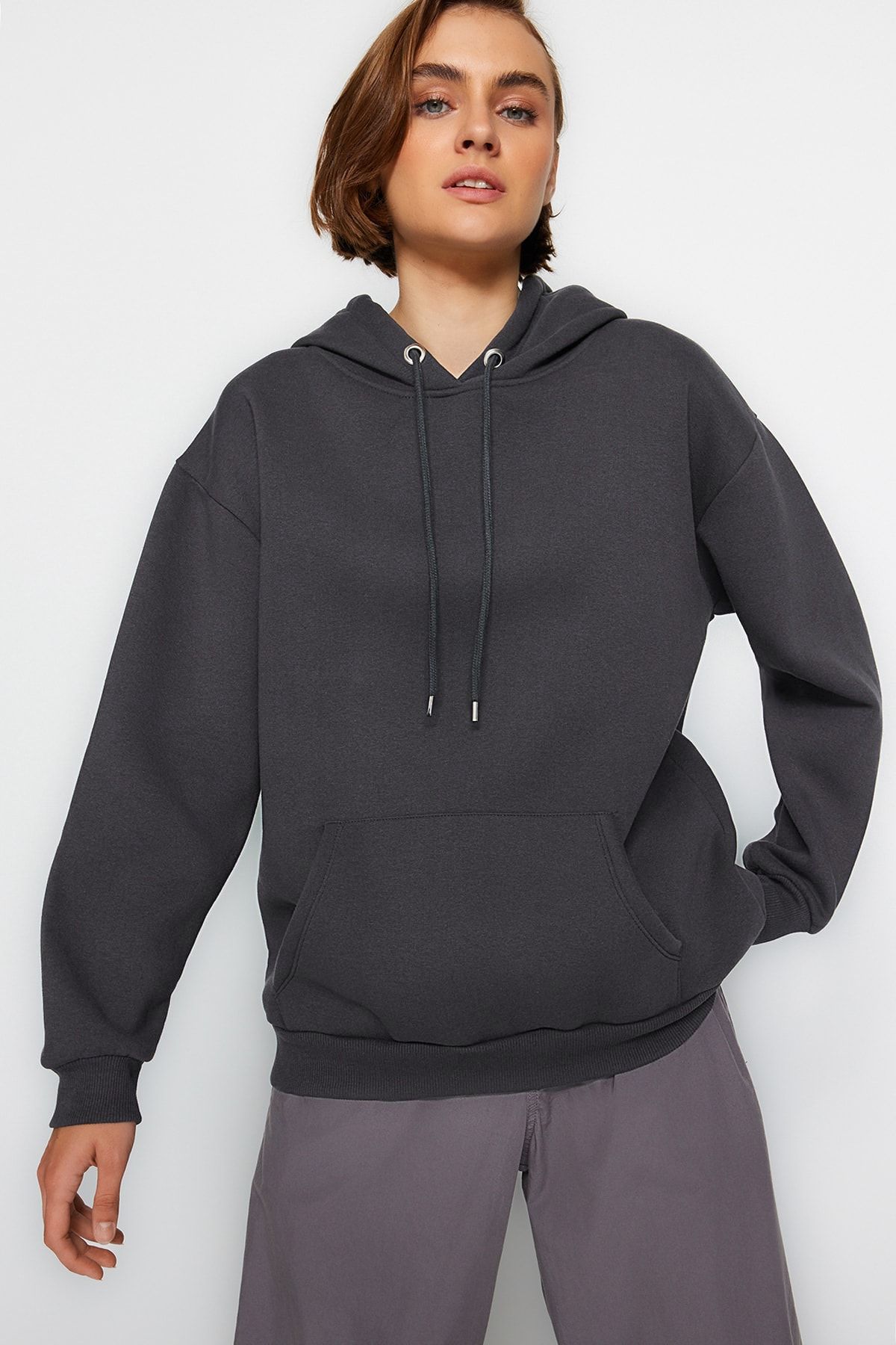 Trendyol Collection-Anthracite Kangaroo Pocket Hooded Boyfriend Ribbed Knitted Thick Sweatshirt 3