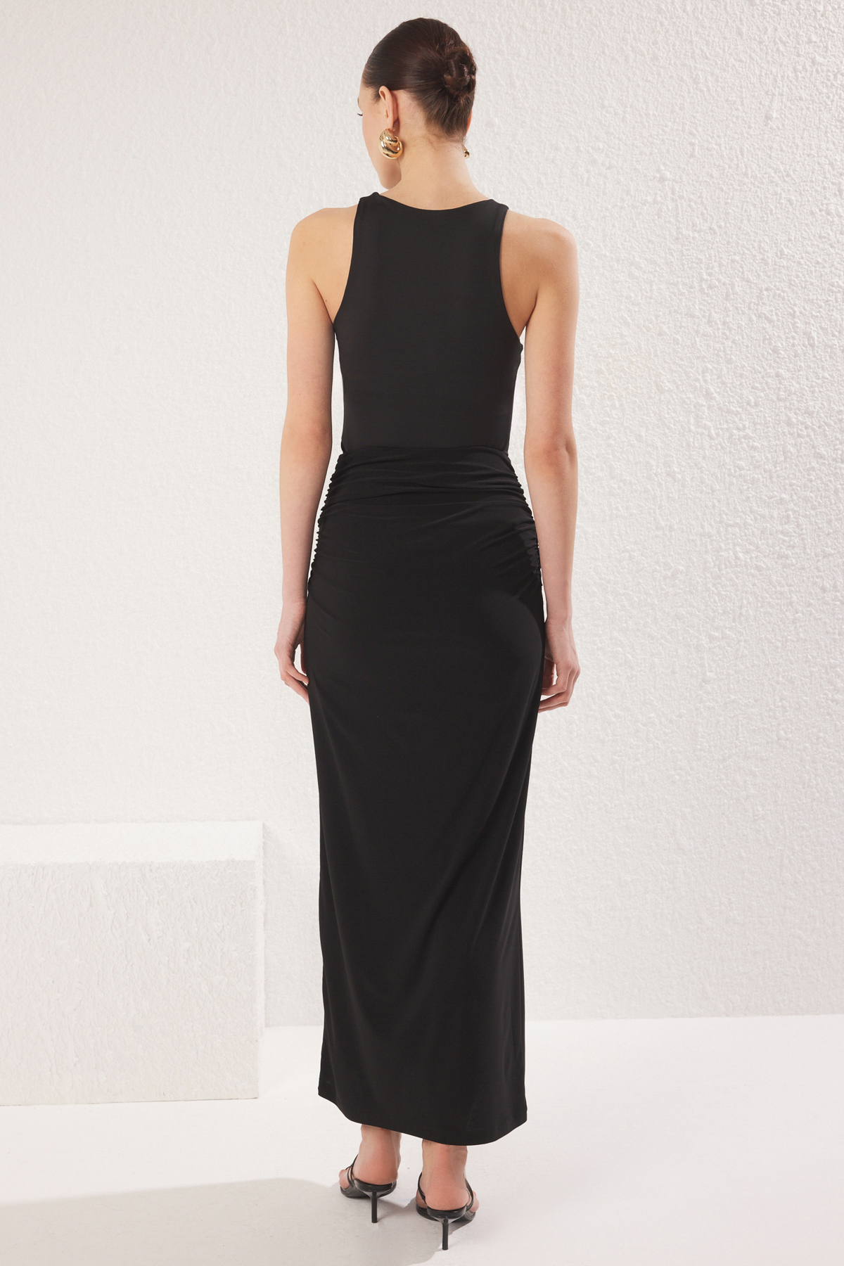 Trendyolmilla  Siyah Gold Aksesuar Detaylı Esnek Maxi Örme Balık Etek TWOSS25ET00110 - Görsel 5