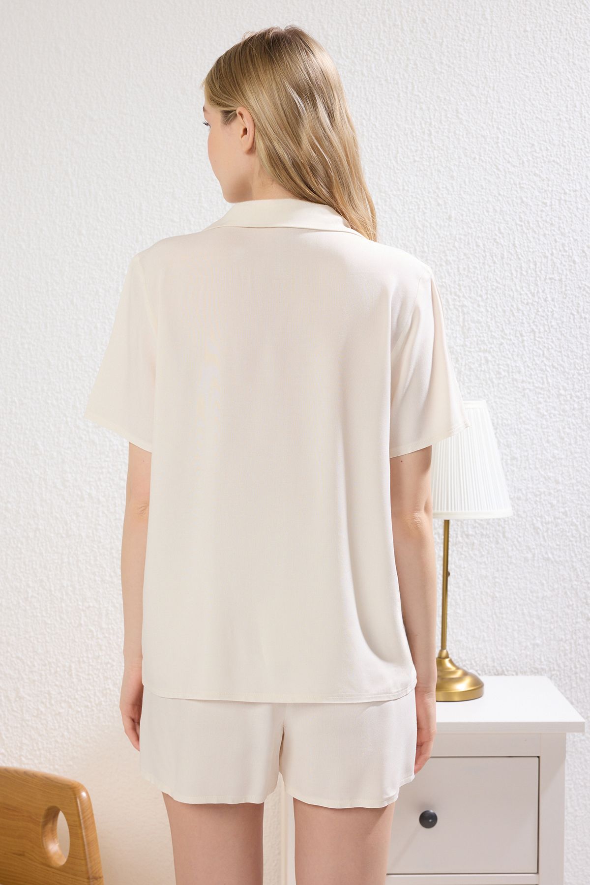 Trendyol Collection-Sada pyžama Shally Ecru s jednoduchým zavazováním - THMSS25PT00191 5