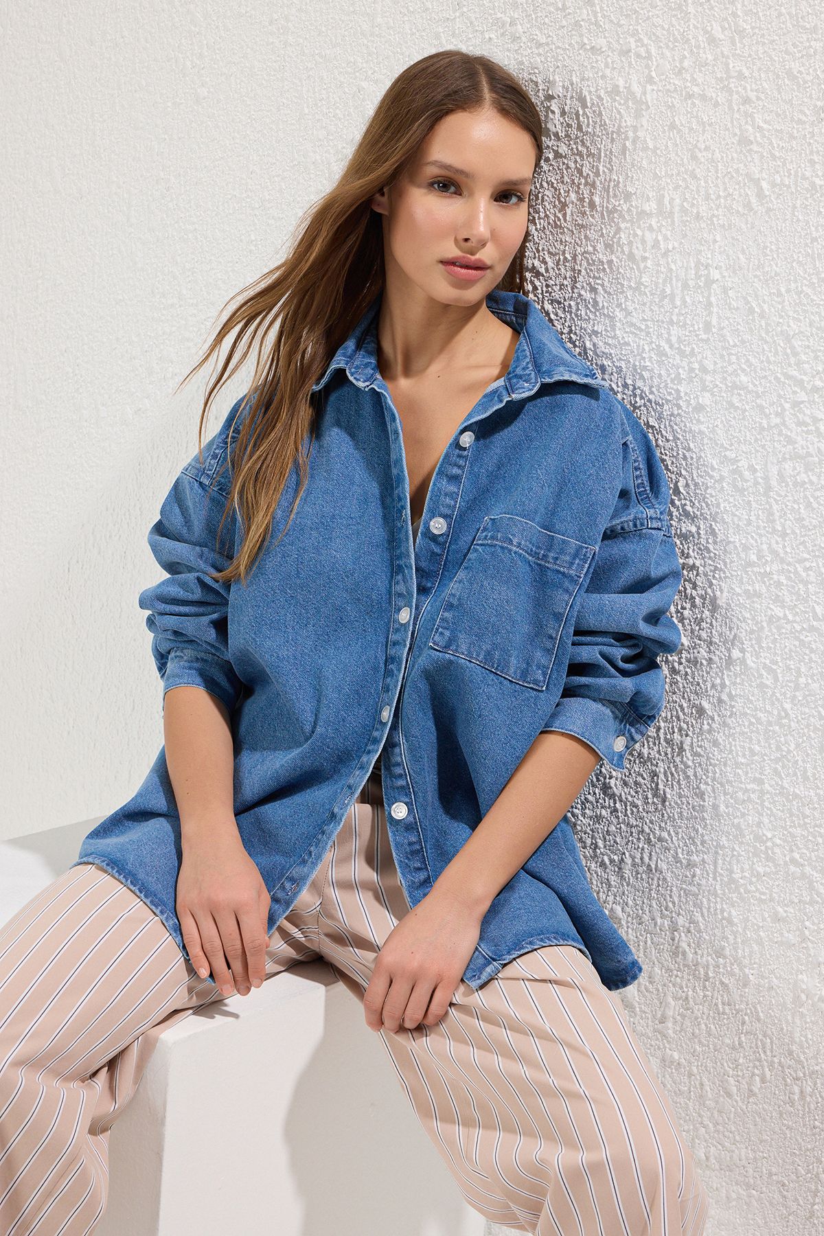 Trendyol Collection-Blue Oversize Denim Shirt Twoss25Go00113 2