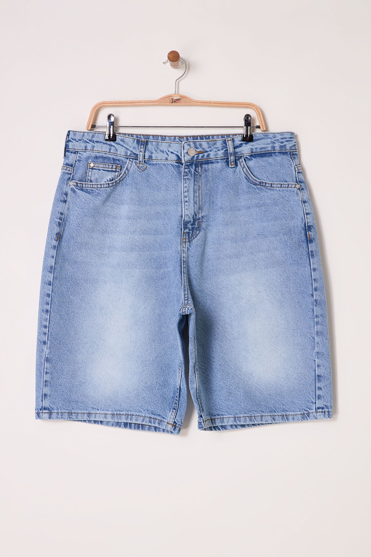 Trendyol Curve-Světle modré šortky Straight Fit Denim Plus Size s vysokým pasem Tbbss25Ap00016 7