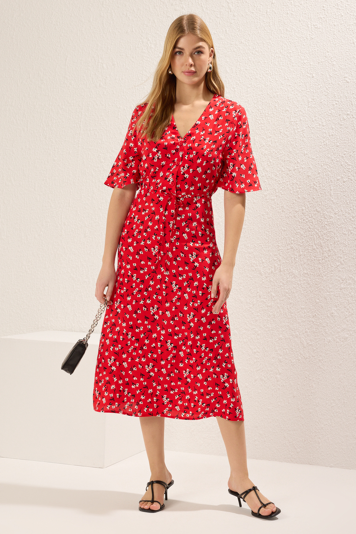 complete the look image