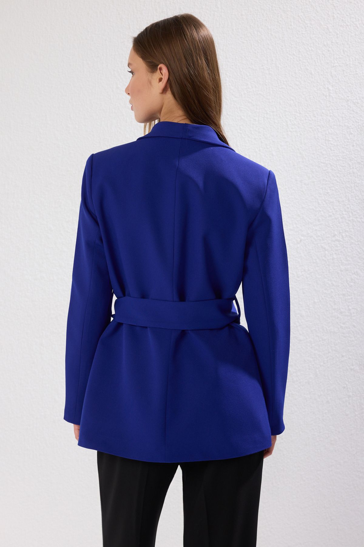 Trendyol Collection-Indigoblaue, gewebte Blazerjacke mit normaler Bindung TWOSS22CE0175 4