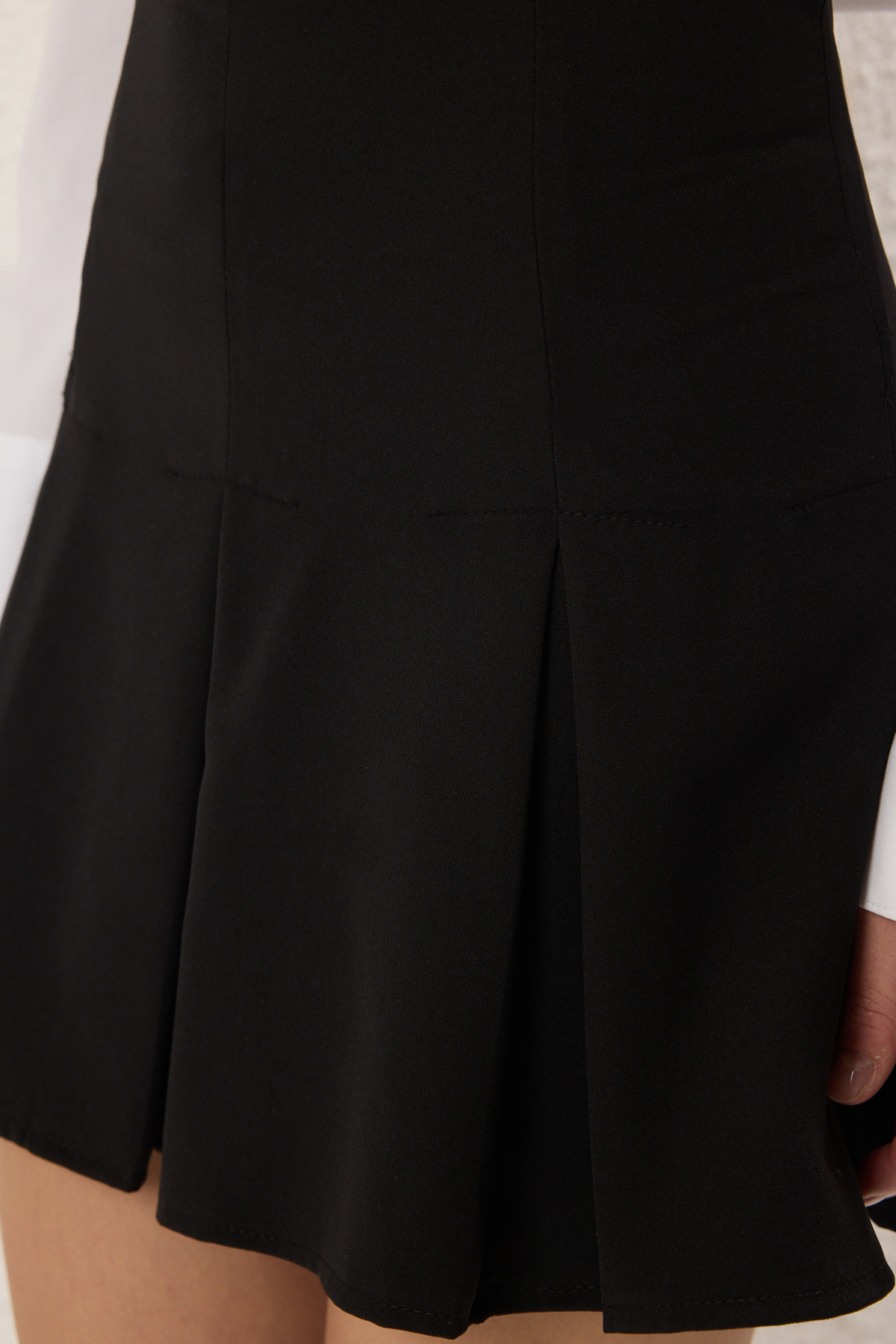 Trendyol Collection-Černá tkaná skládaná sukně - Twoaw25Et00069 3