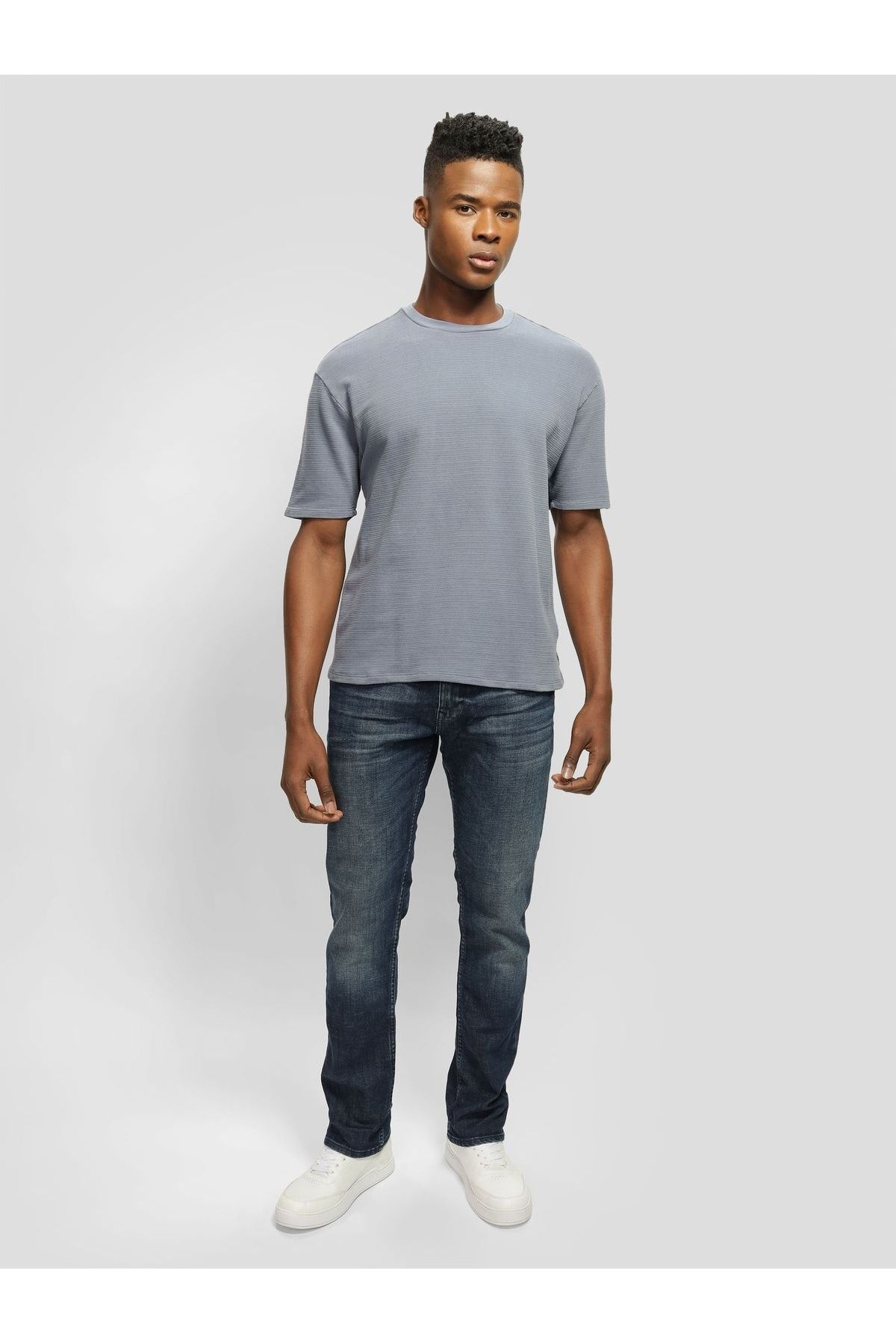 Guess-Ss Rail Linear Textur 2