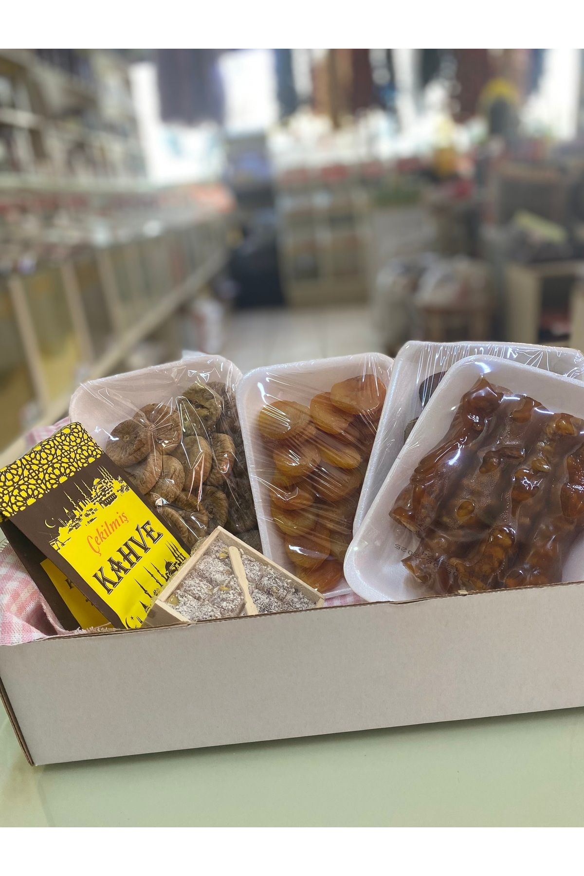 Doğal Karışık paket kayısı incir cevizli sucuk kahve lokum tanışma paketi