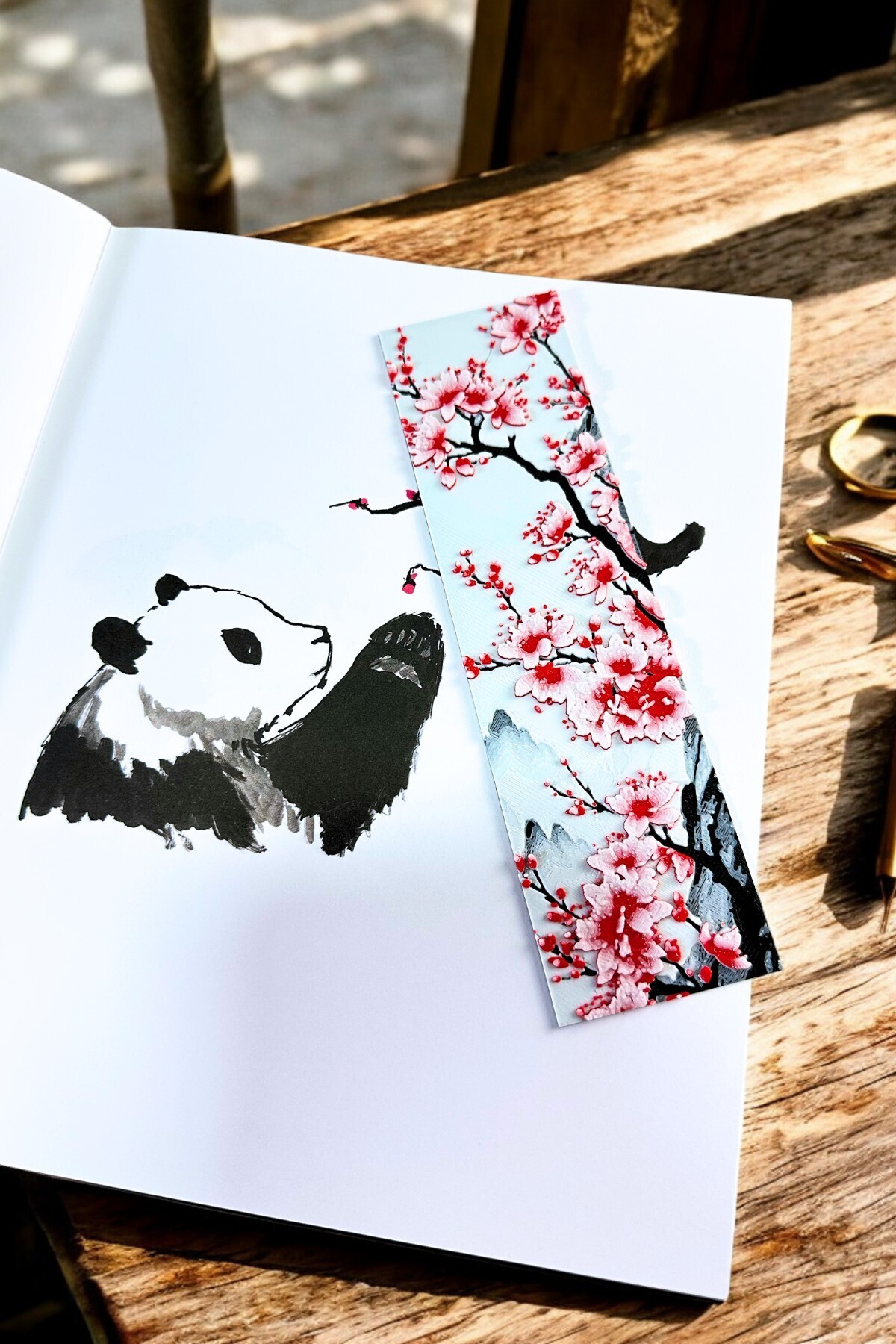 Lusida Design Sakura Japon Kiraz Çiçeği Desenli Kabartmalı Kitap Ayracı