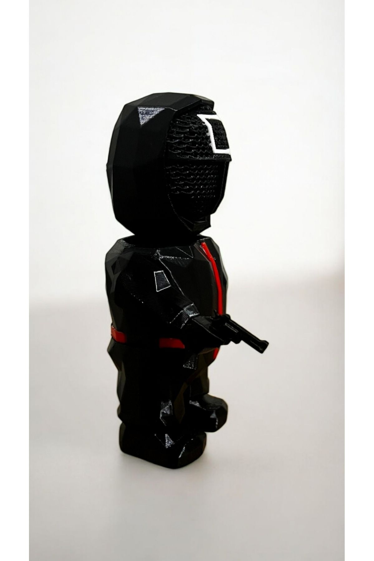 SM KIR TASARIM-Squid Game Manager Officer Guard Figure 7