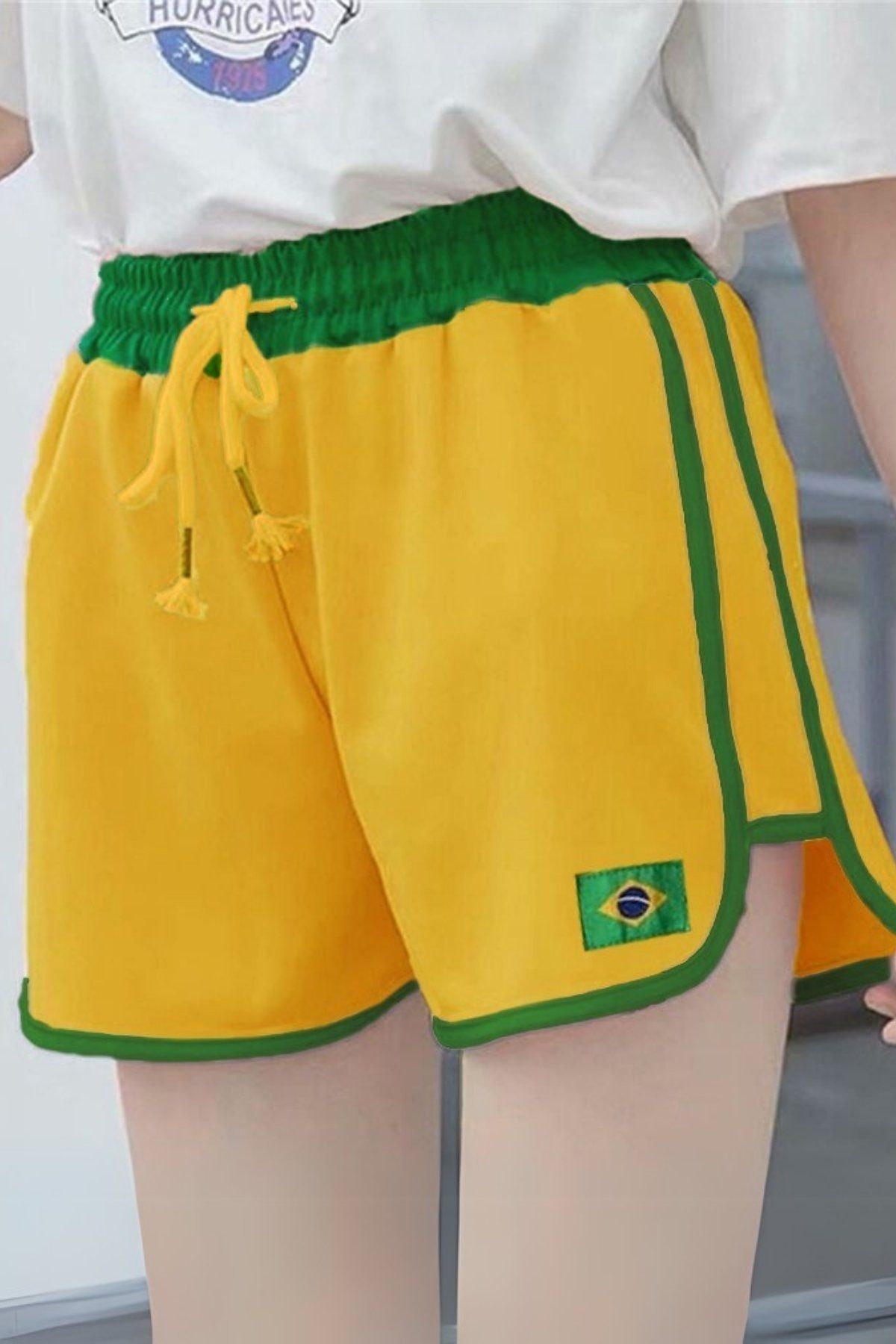 Karakedi-Yellow Green Stripe Short Shorts 1