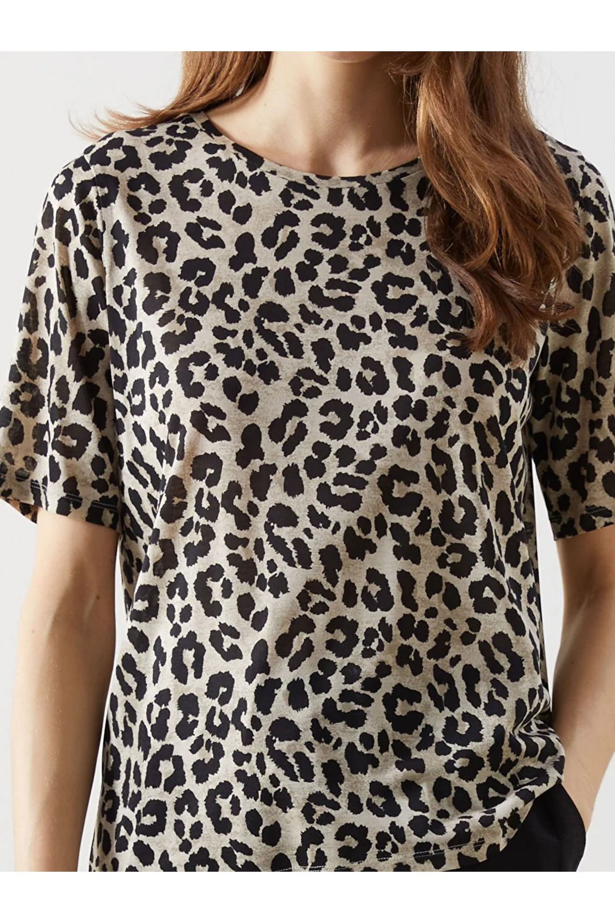 LC Waikiki-Γυναικείο μπλουζάκι LCWAIKIKI Classic Brown Crew Neck Leopard Print 3