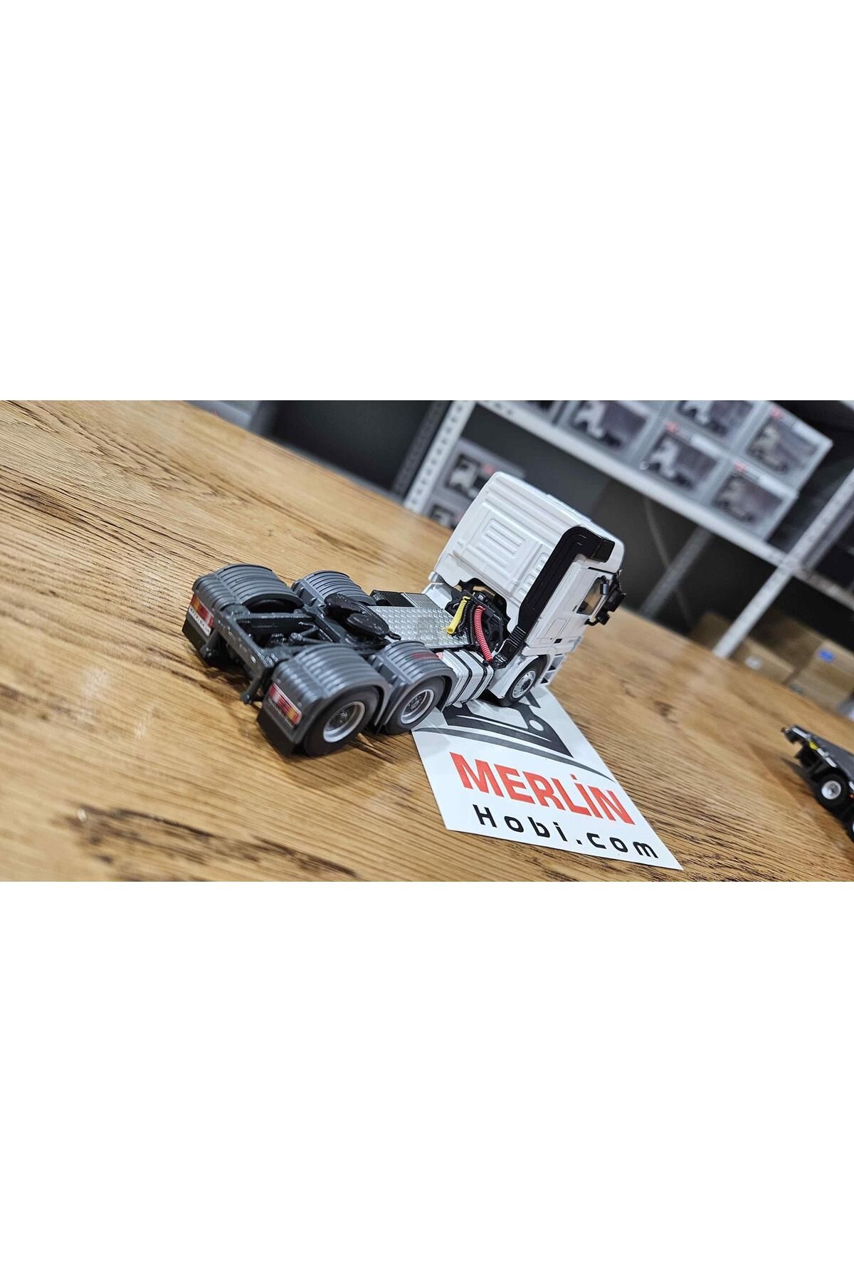 Wsi Model 1/50 - MERCEDES-BENZ ACTROS MP3 L 6X4 Tır Çekici