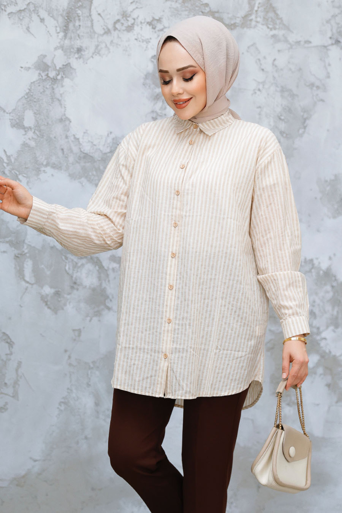 Neva Style-Μπεζ ριγέ πουκάμισο Hijab - 52291BEJ 1