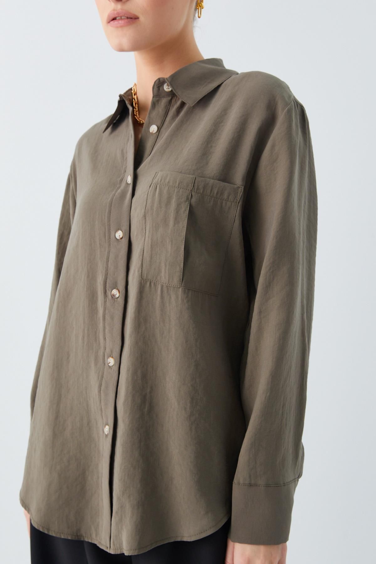 Mixray-4628 Model Khaki Women's Shirt - Pocket Detail 4