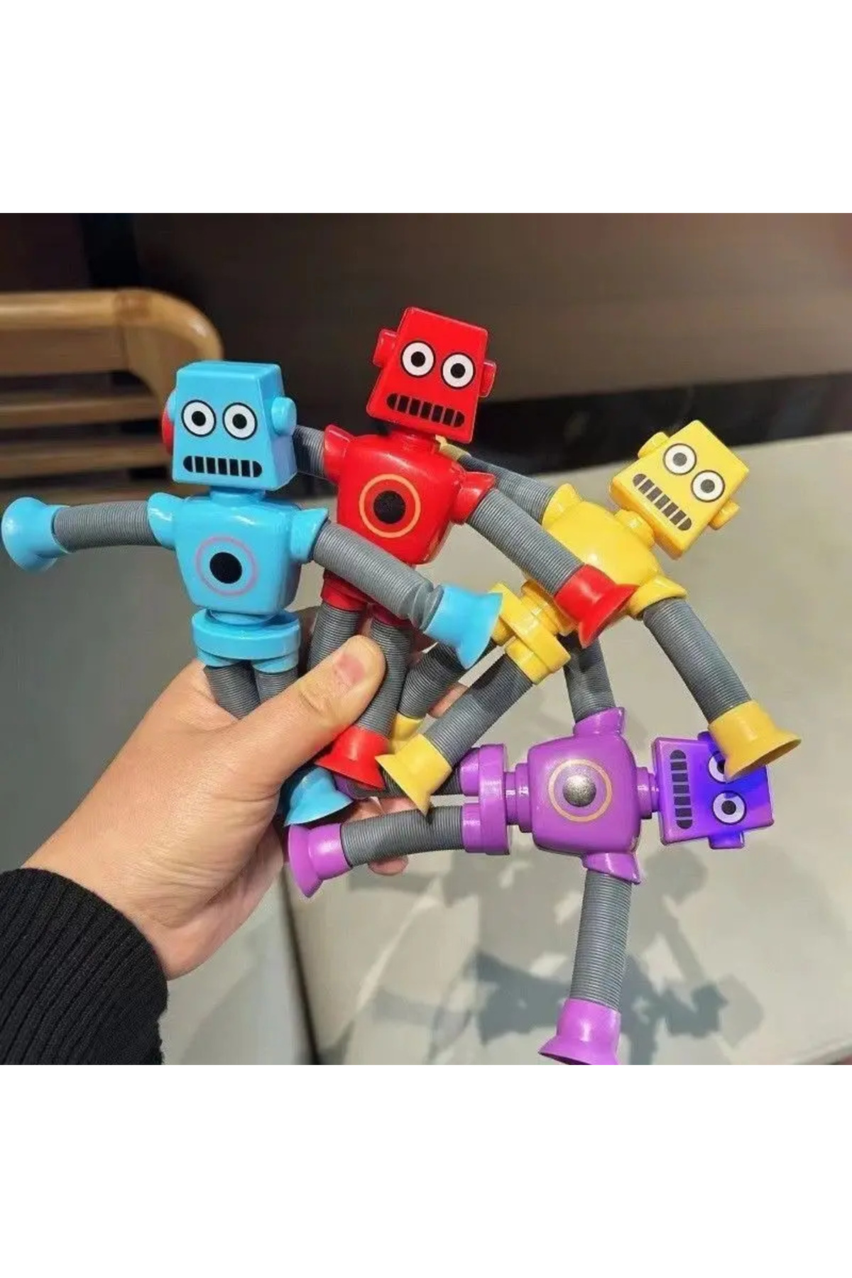 Generic Esnek Robot Oyuncak - Bükülebilir, Vakumlu Kollar ve Bacaklar ile Eğlenceli Yaratıcı Figür fotoğrafı 5 (önizleme)