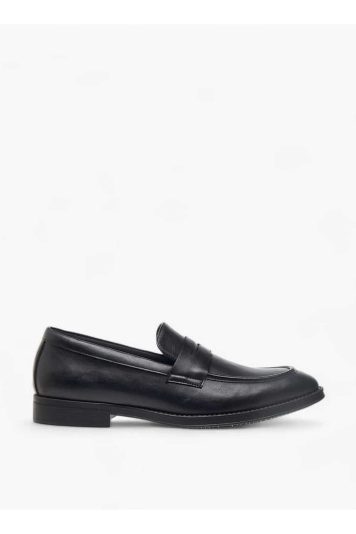 LBL by Shoexpress-LBL by Shoexpress Solid Loafers with Cutout Detail 3