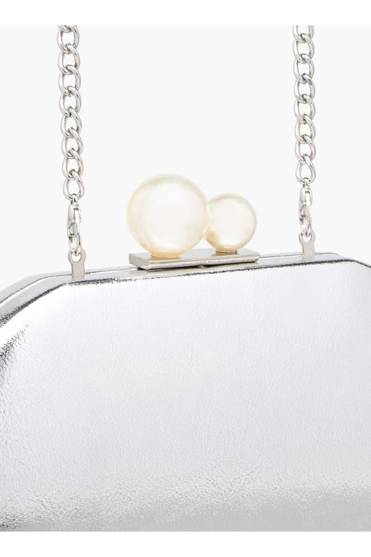 Flora Bella by Shoexpress-Flora Bella Metallic Clutch with Chain Strap and Twist Lock Closure 4