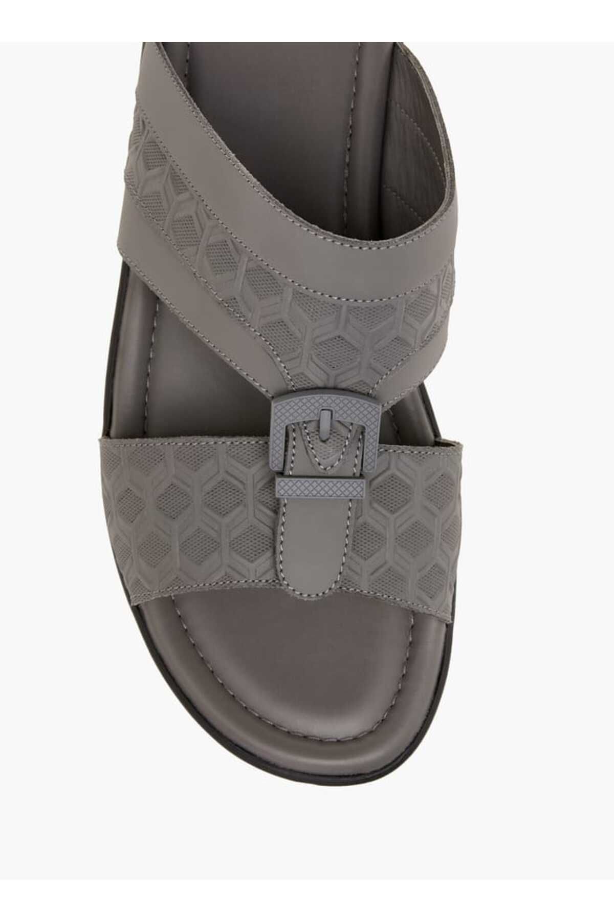 LBL by Shoexpress-LBL by Shoexpress Textured Slip-On Arabic Sandals with Buckle Detail 3