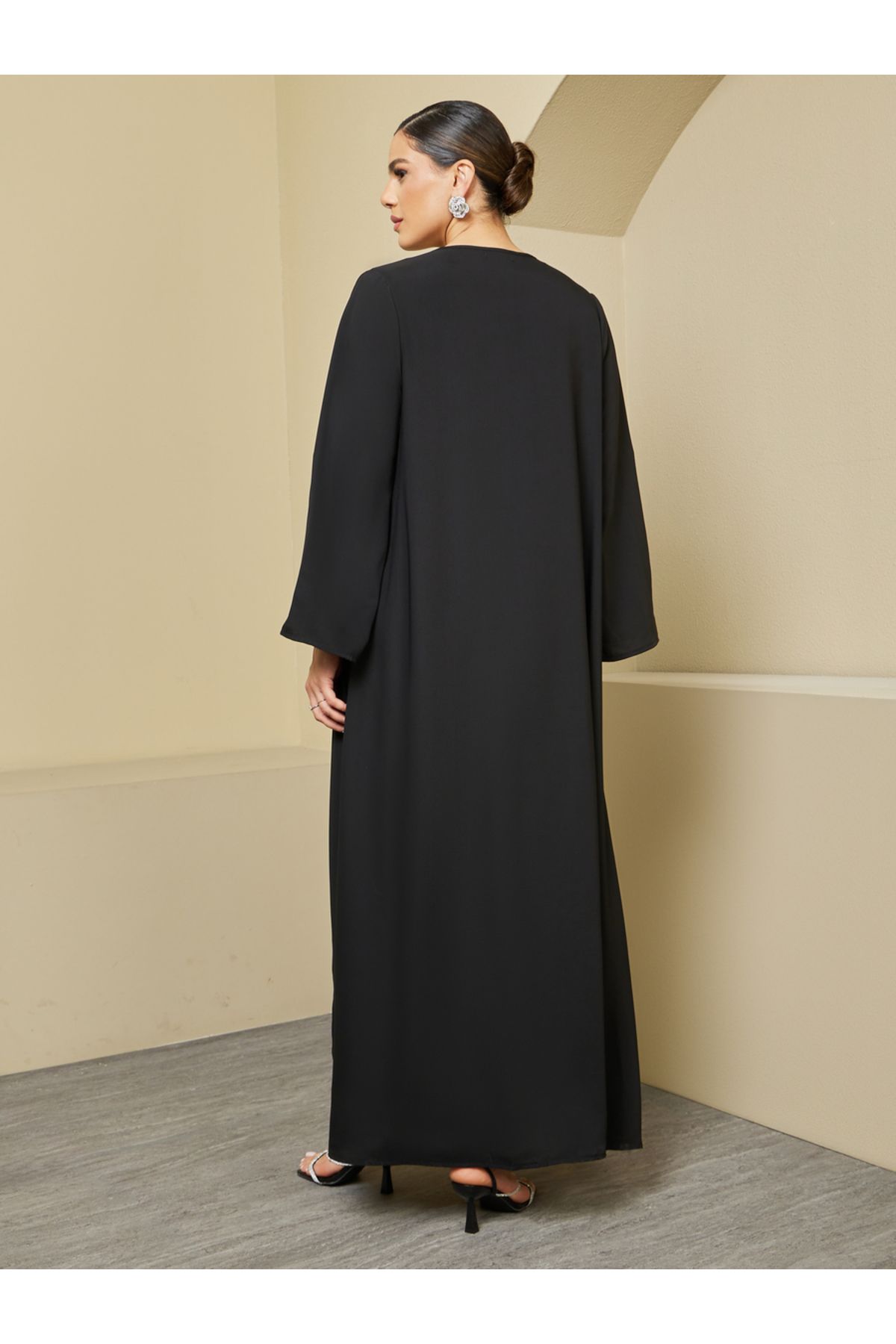 Styli-Regular Fit Front Open Crepe Abaya 6