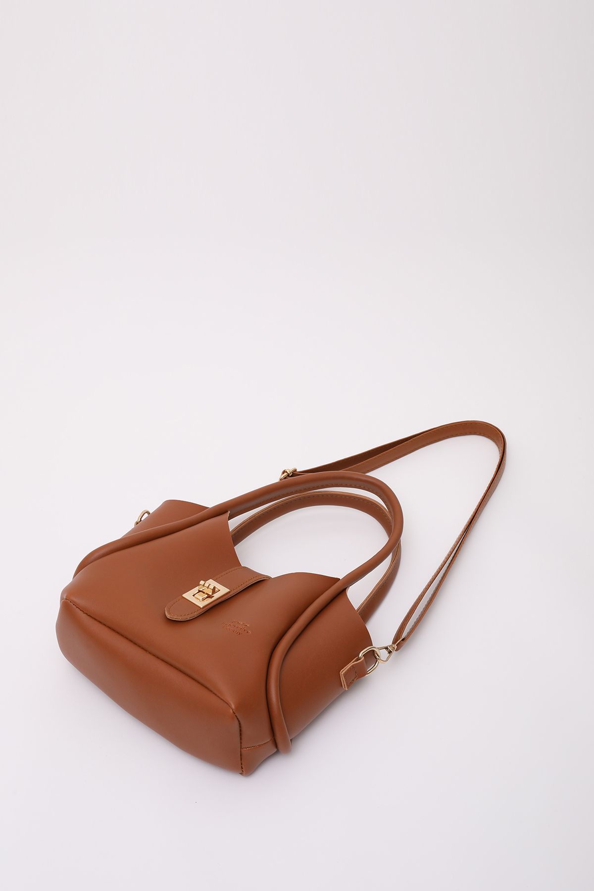 SHAKA-Taba Shk187 Faux Leather Lock Detailed Adjustable Strap Hand, Arm and Shoulder Bag L:14 W:20 W:7 cm 8