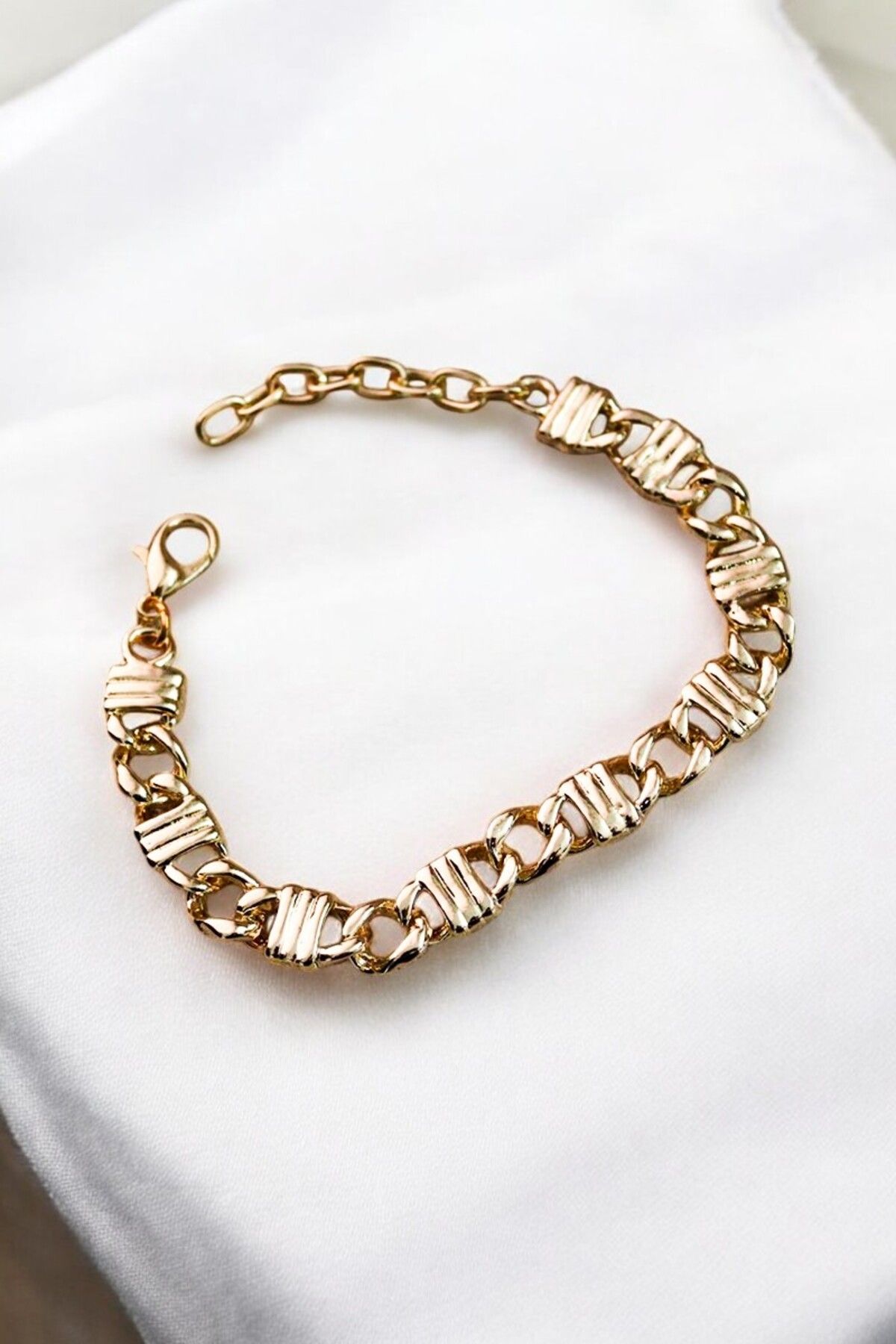 EUROMODA-Gold and Silver Colors Plain Rhinestone Clip Bracelet 1