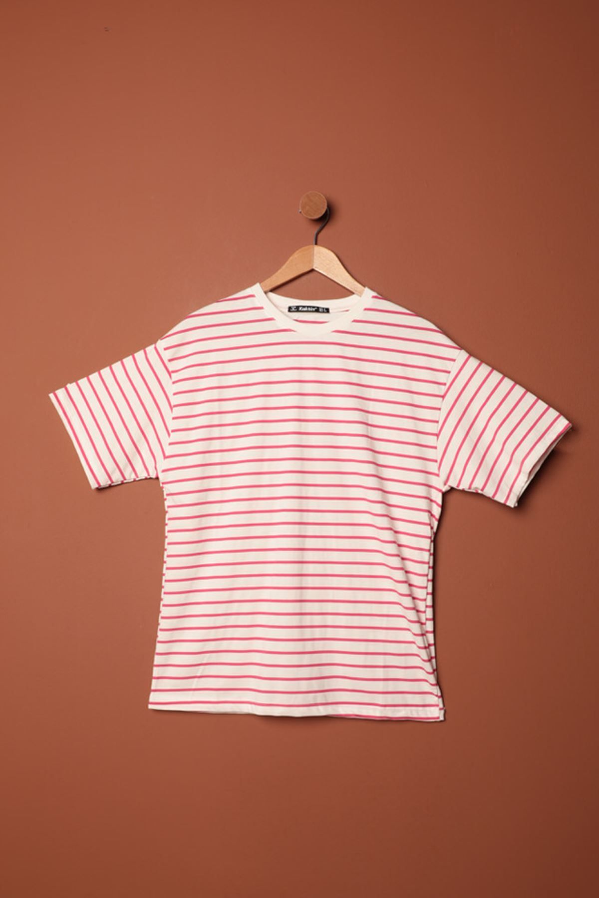 Pink Stil Süprem Kumaş Çizgili Sıfır Yaka Tişört-Fuşya