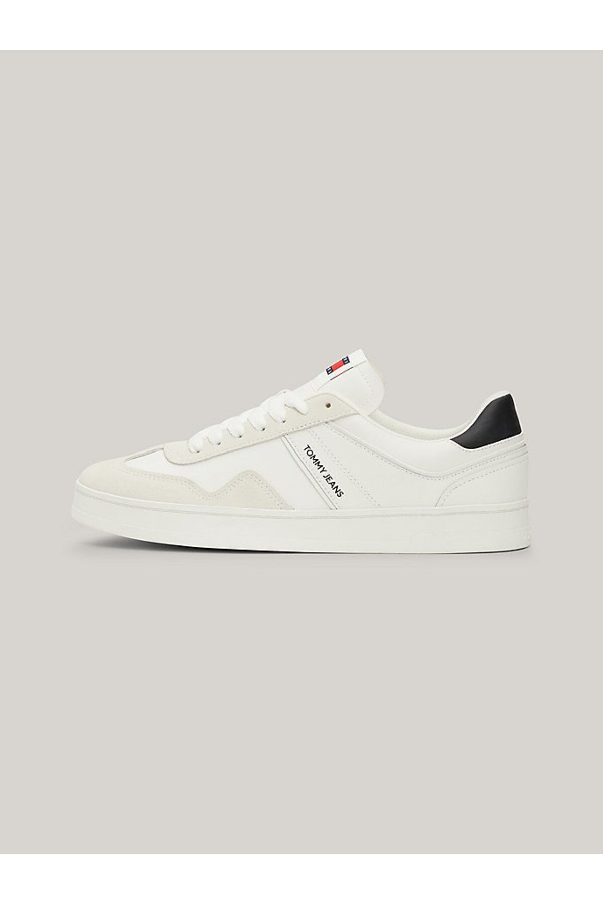 اسنیکر مردانه آرم مارک توری مبتنی بر لباس روزانه سفید EM0EM01414 YBL Tommy Hilfiger