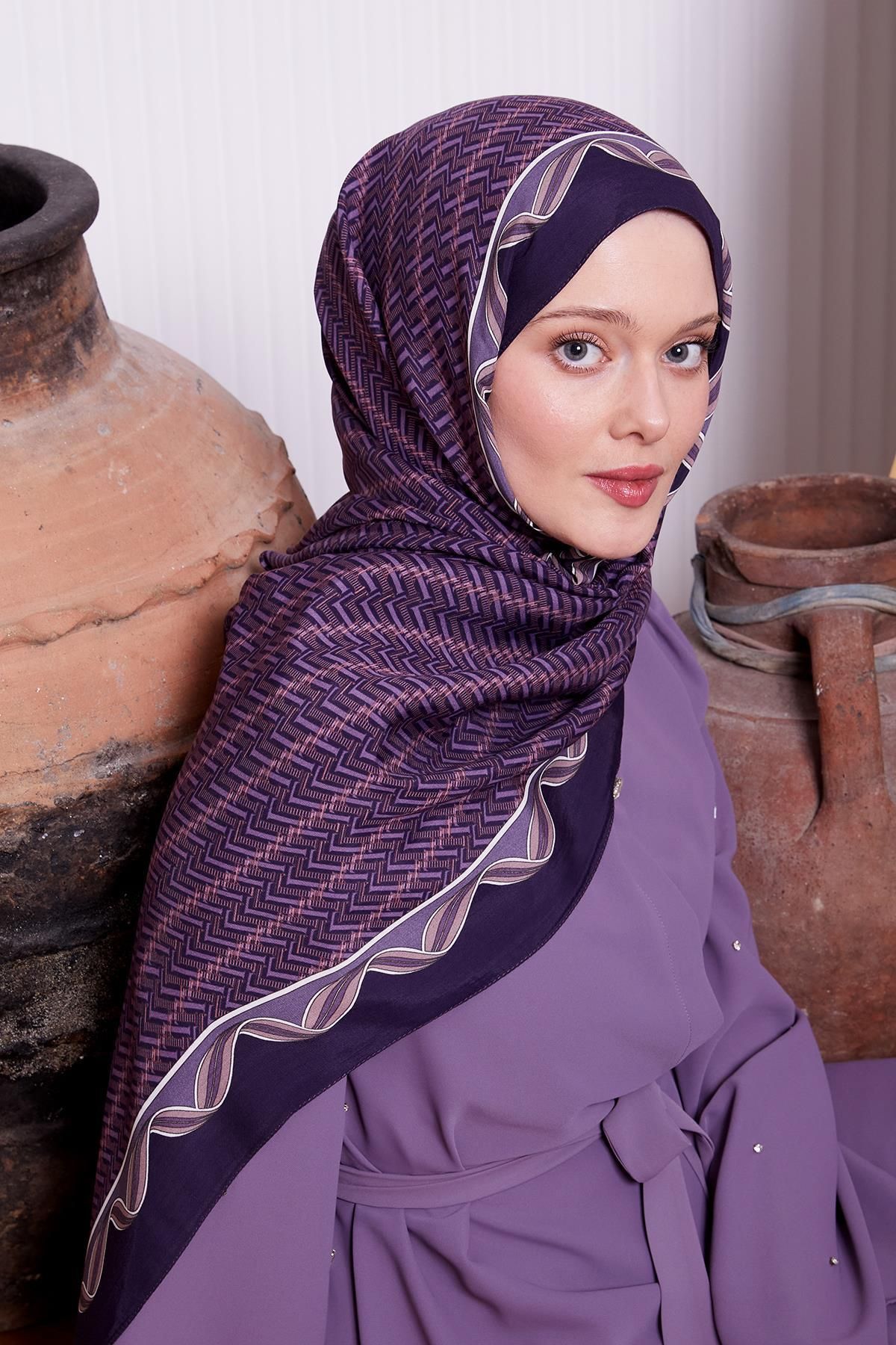 Levidor-Lilac Maze Pattern Royal Shawl 2