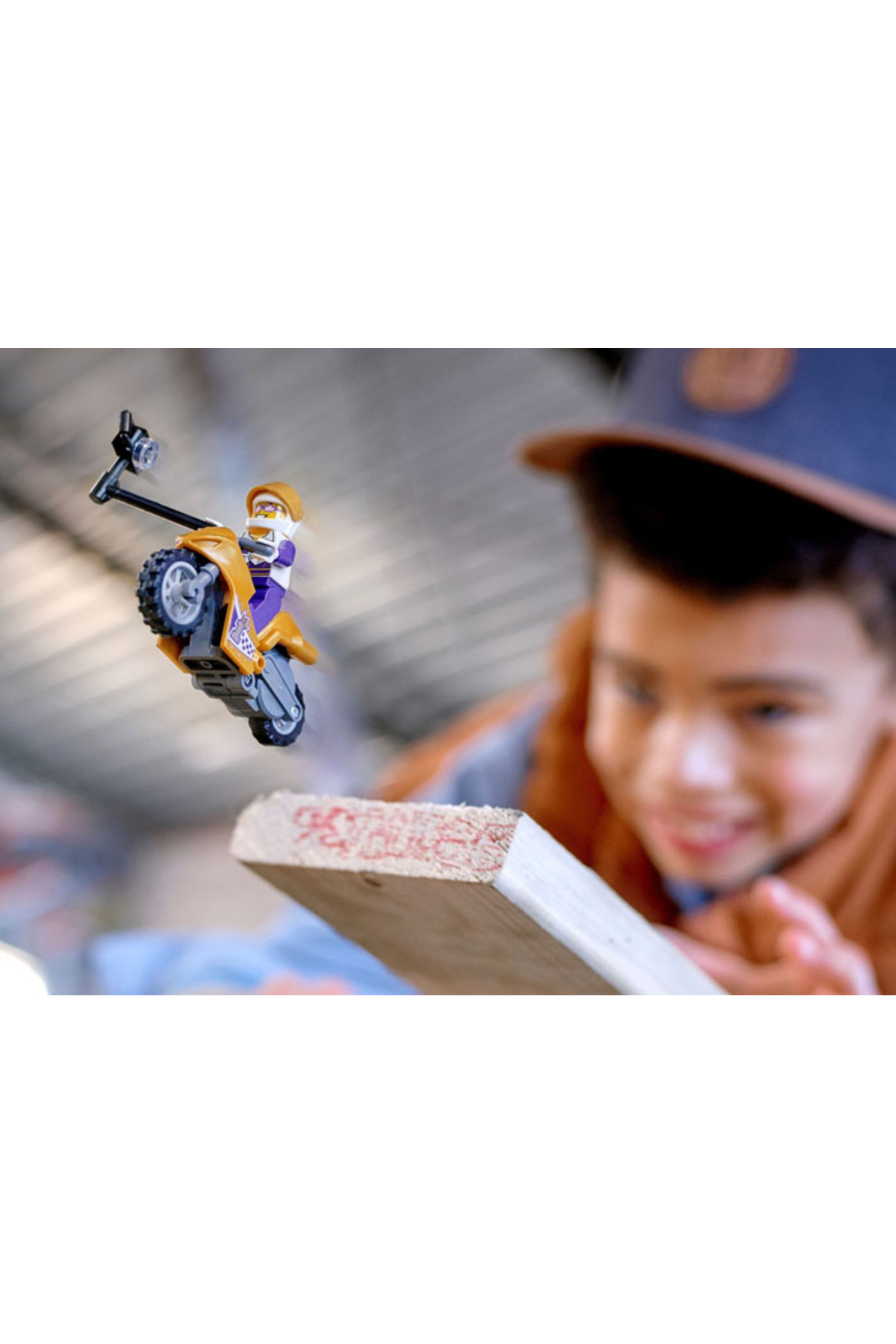 LEGO City 60309 Selfie Stunt Bike fotoğrafı 6 (önizleme)