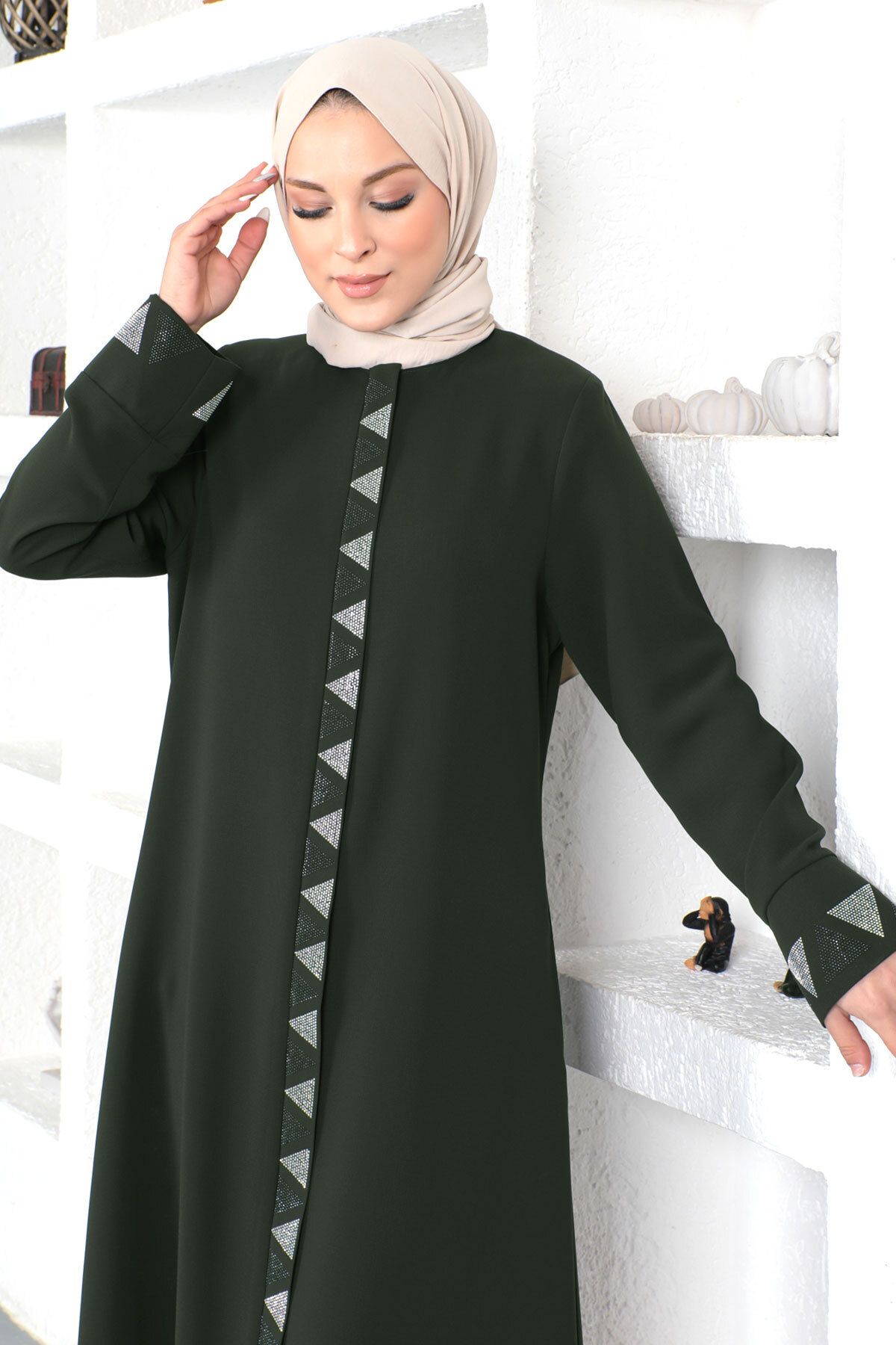 Tesettür Dünyası-Dreieckiges, mit Pailletten besticktes Hijab Ferace Tsd230331 Khaki 2