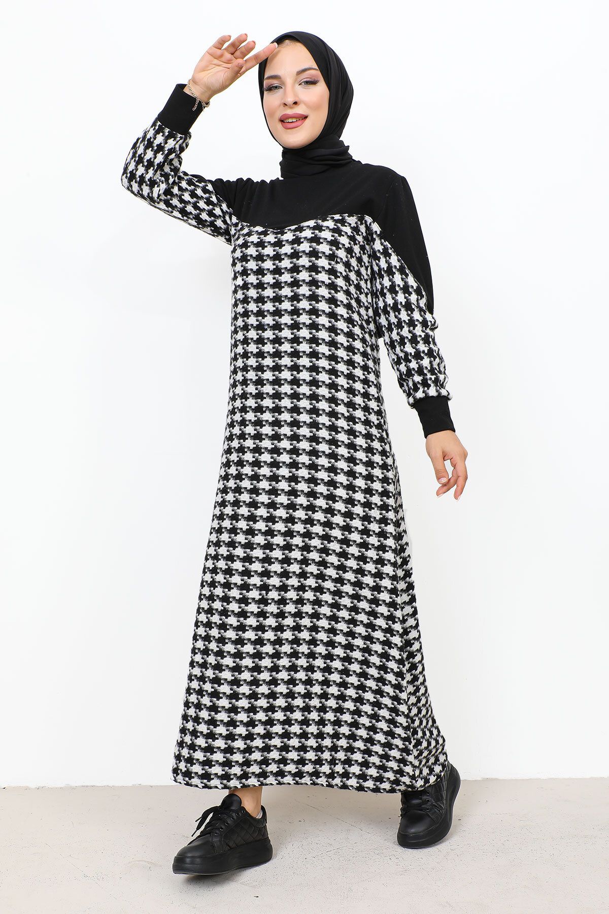 Tesettür Dünyası-Kleid mit Hahnentrittmuster TSD231102 Weiß 3