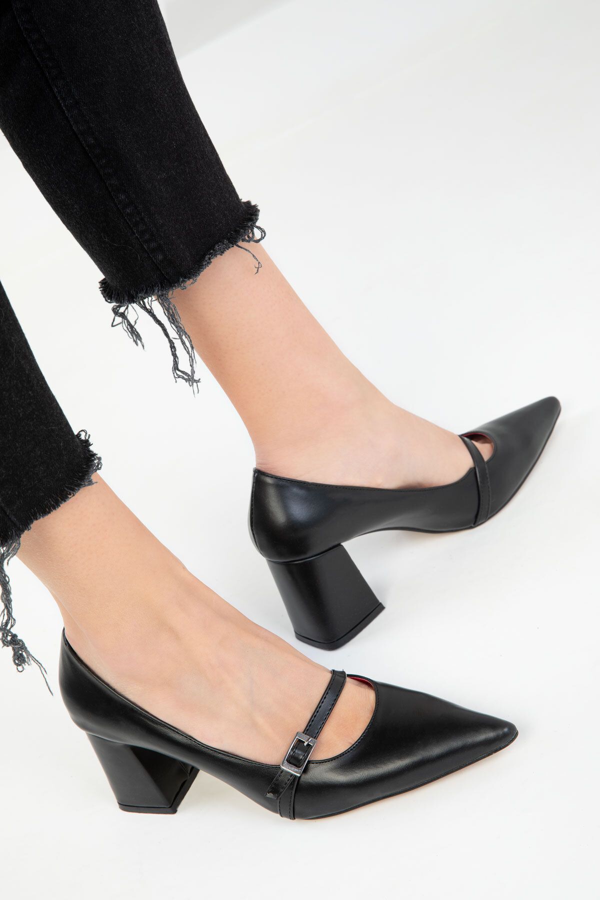 SOHO-Czarne damskie klasyczne buty na obcasie 20275 5