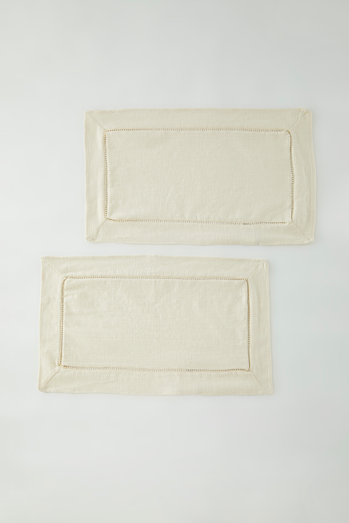 Trendyol Home 2-Piece Linen Look Embroidery Detailed American Serving Set 30X50 cm Tphss25Run00001