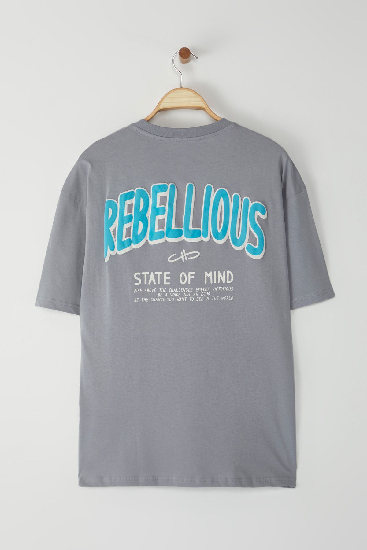 Trendyol Collection Puszysty Szary Oversize'owy Bawełniany T-shirt Z Nadrukiem - Tmnss23ts00263 Mężczyzna - XS