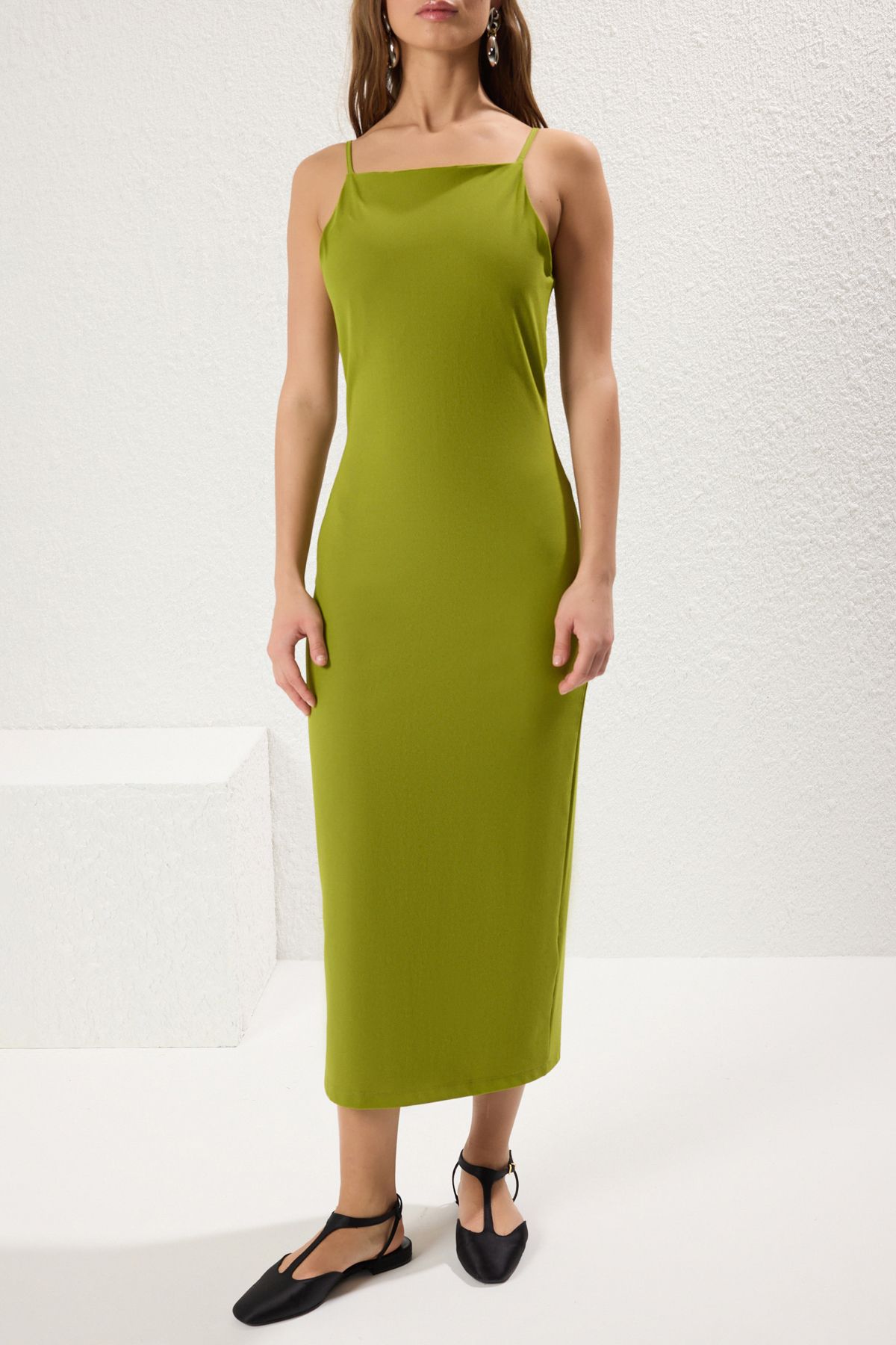 Trendyol Collection-Λιπαρό πράσινο τετράγωνο γιακά Bodycone/Σώμα εφαρμοστό Midi πλεκτό φόρεμα TWOSS25EL00082 3