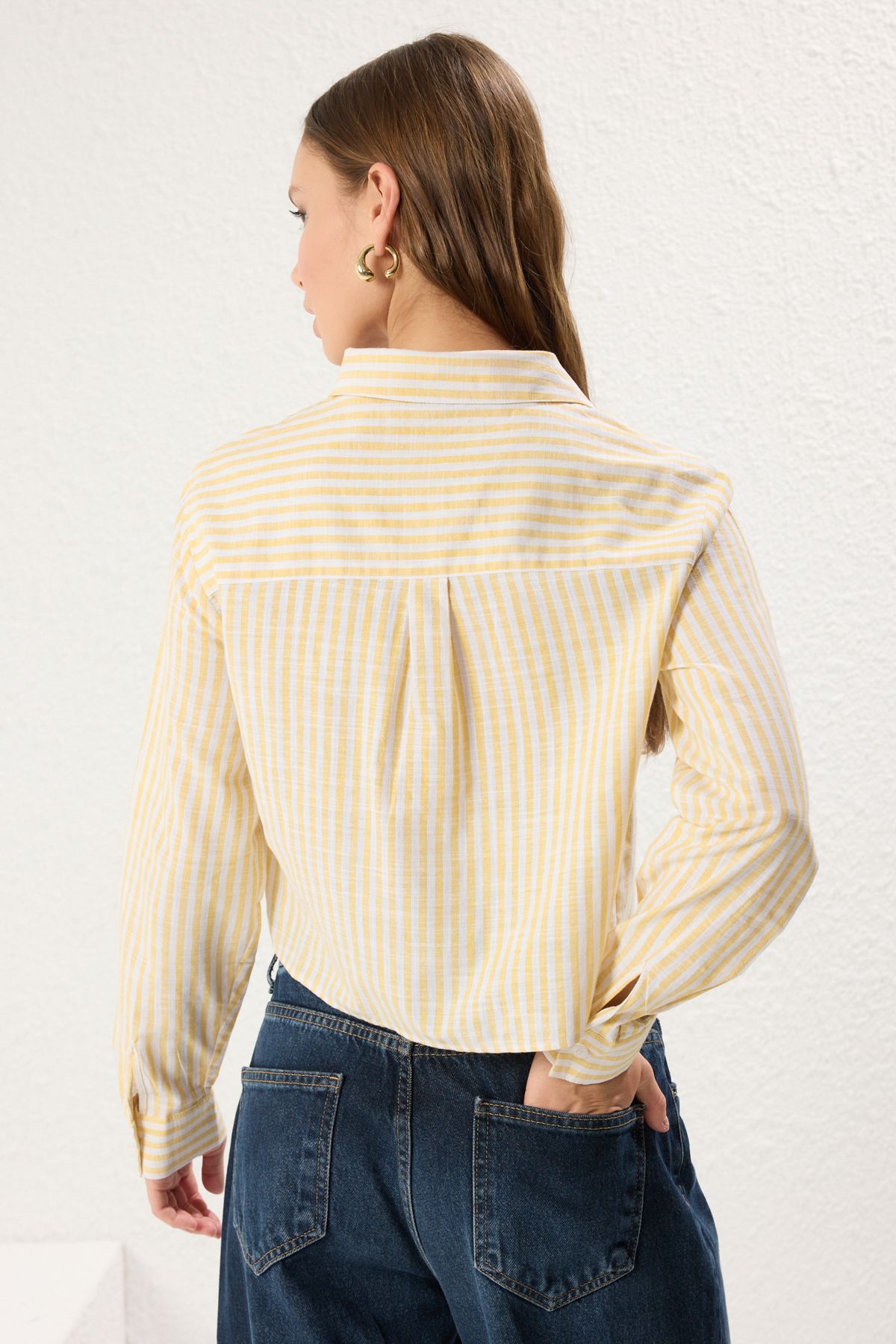 Trendyol Collection-Yellow Striped Crop Regular Boxy Die Woven Shirt Twoss25Go00106 5