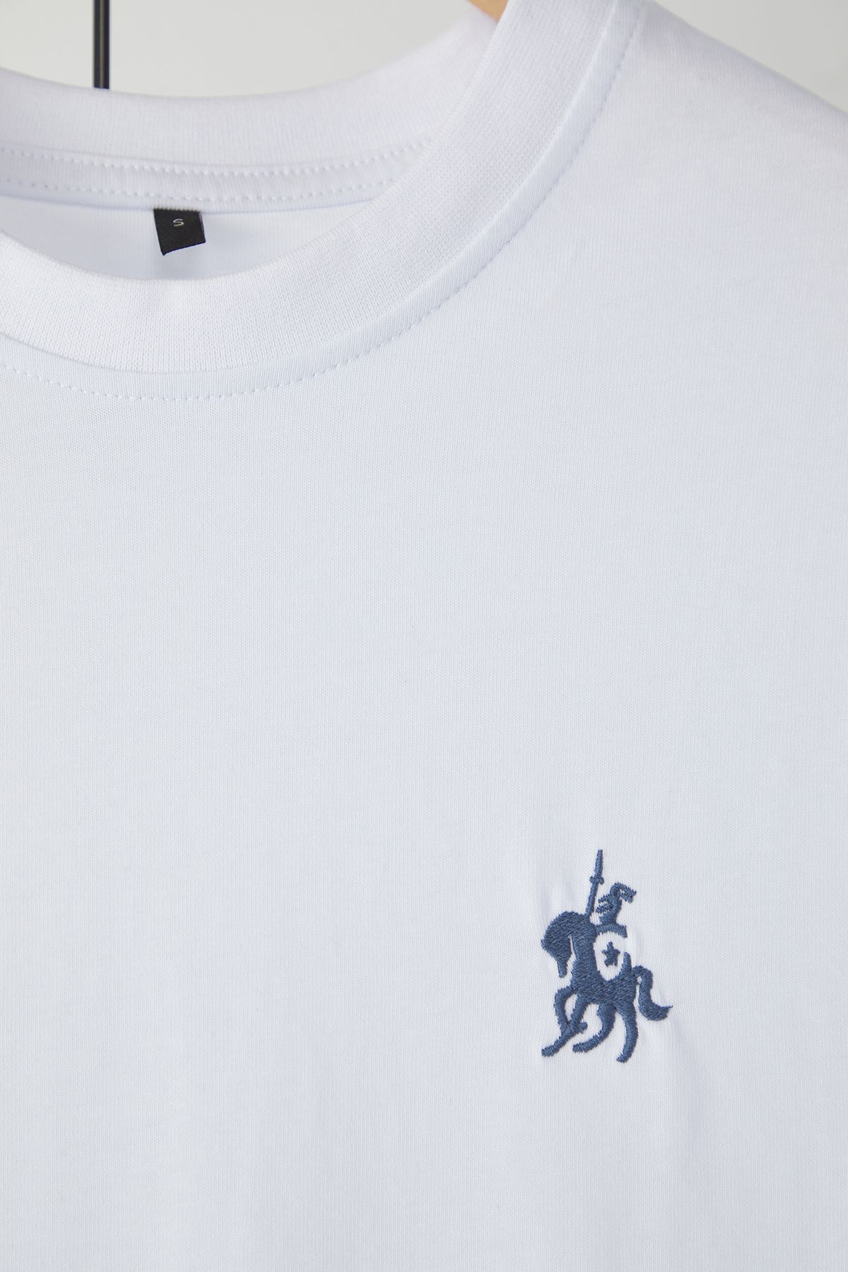 Trendyol Collection-White Regular/Regular Fit Embroidery Detail 100% Cotton T-Shirt Tmnss24Ts00056 2