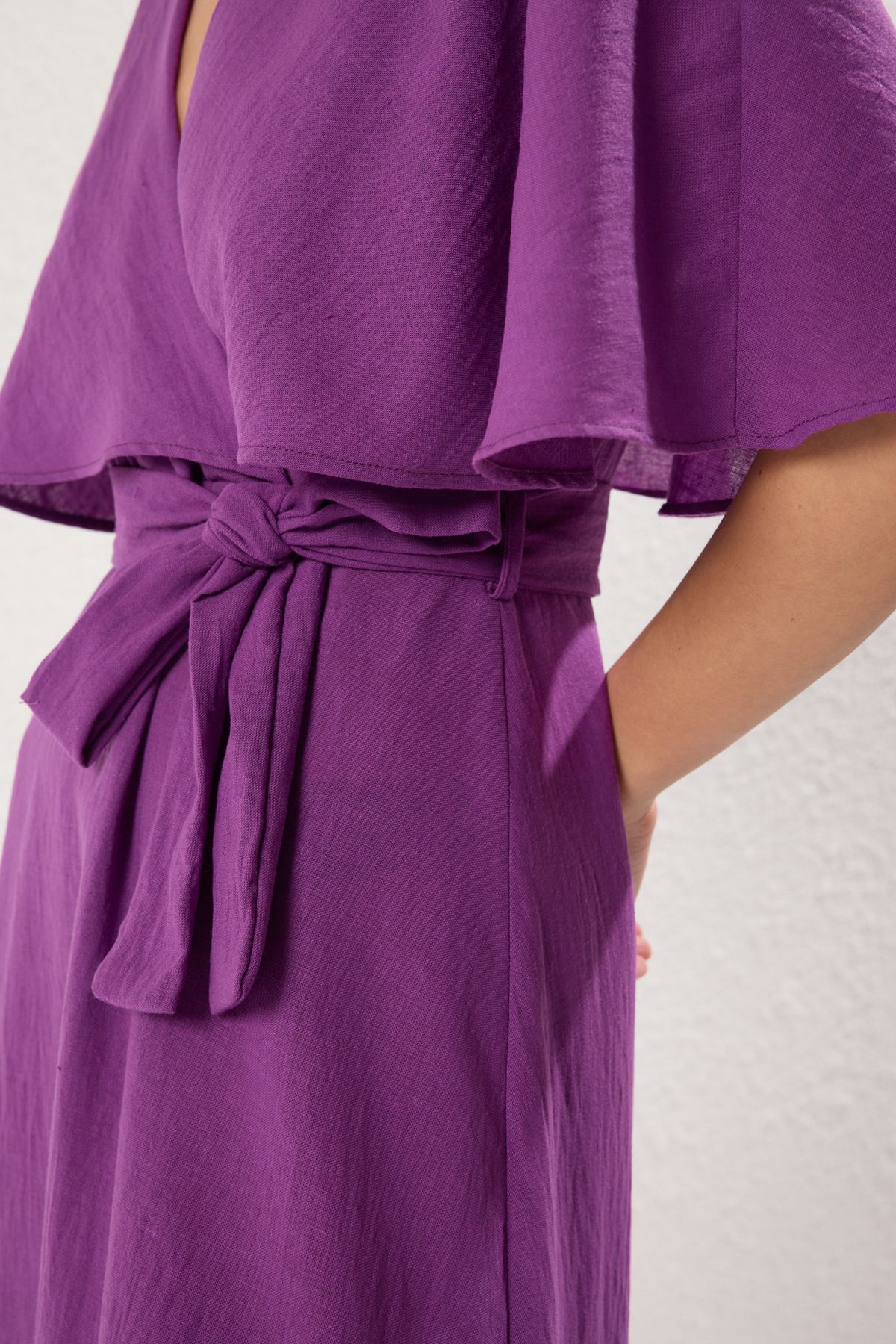 Trendyol Collection-Lilafarbenes, zweireihiges, gewebtes Midi-Kleid in Leinenoptik mit zweireihigem Ausschnitt und Umhang TWOSS25EL00124 4