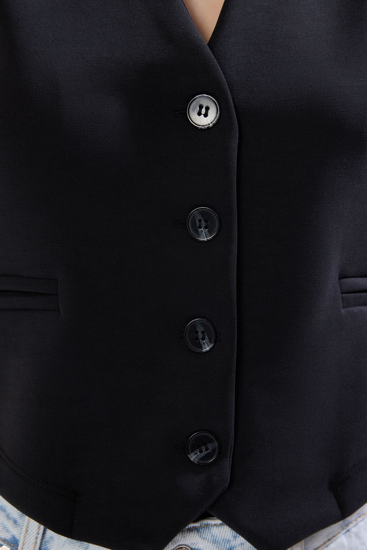 Trendyol Collection-Чорний трикотажний жилет TWOSS25YE00080 з еластичного трикотажу звичайної/нормальної форми TWOSS25YE00080 4