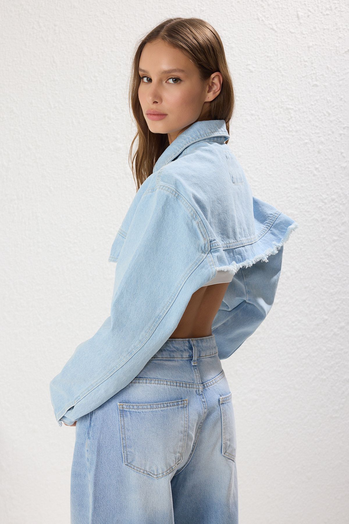 Trendyol Collection-Sustainable Blue Crop Denim Jacket - Twoss25Ce00032 3