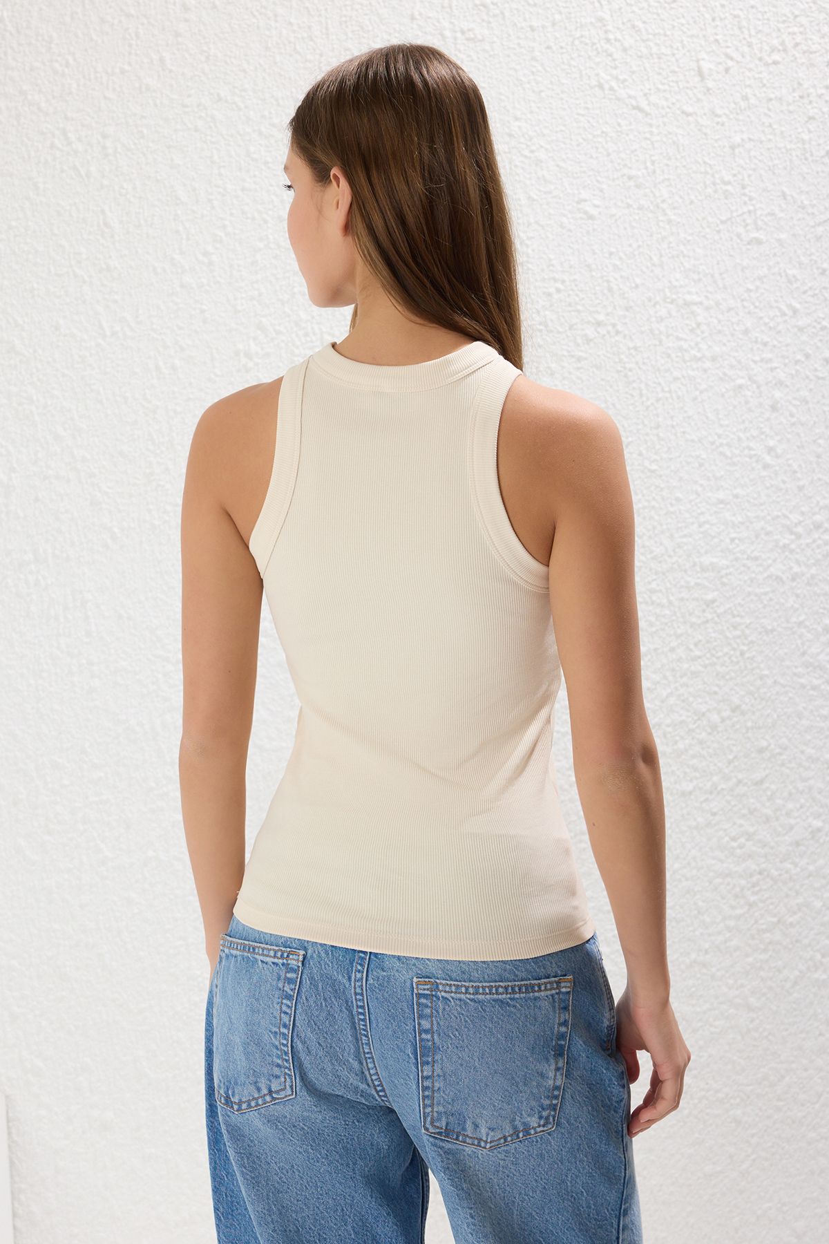 Trendyol Collection-Tricot elastic tricotat cu gât cu halter - contrast de piatră, potrivire pe corp, mărime obișnuită TWOSS24AL00064 4