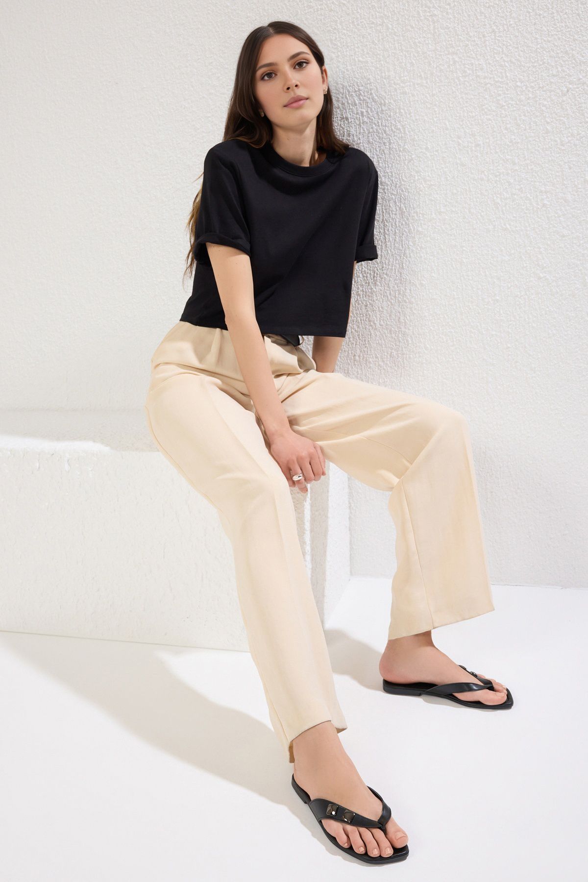 TRENDYOL SHOES-Λεπτομέρεια αξεσουάρ μαύρης πόρπης Flip Flop Flat γυναικείες παντόφλες TAKSS25TE00011 2