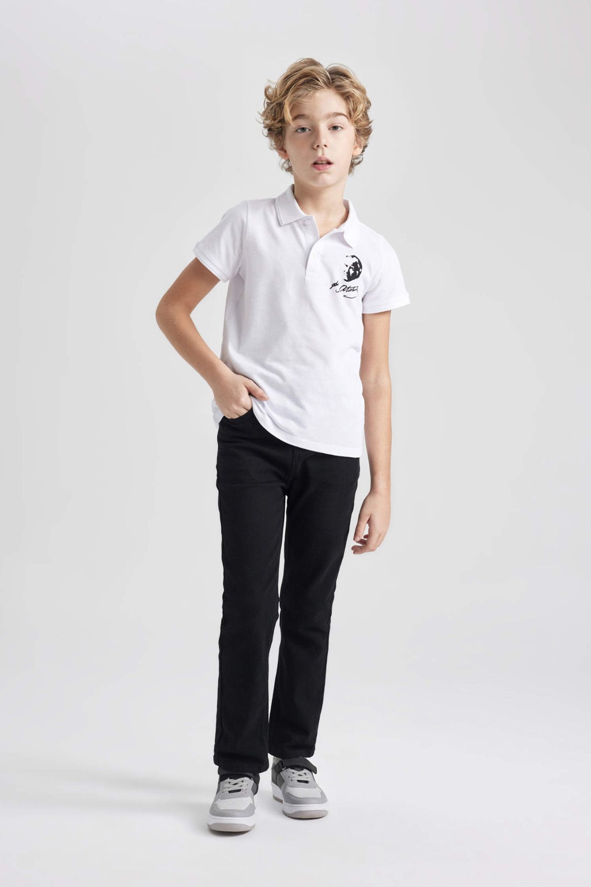 DeFacto-Jungen-Jeans mit gerader Passform und Standardbein, Basic-Hose B5445a824sm 2