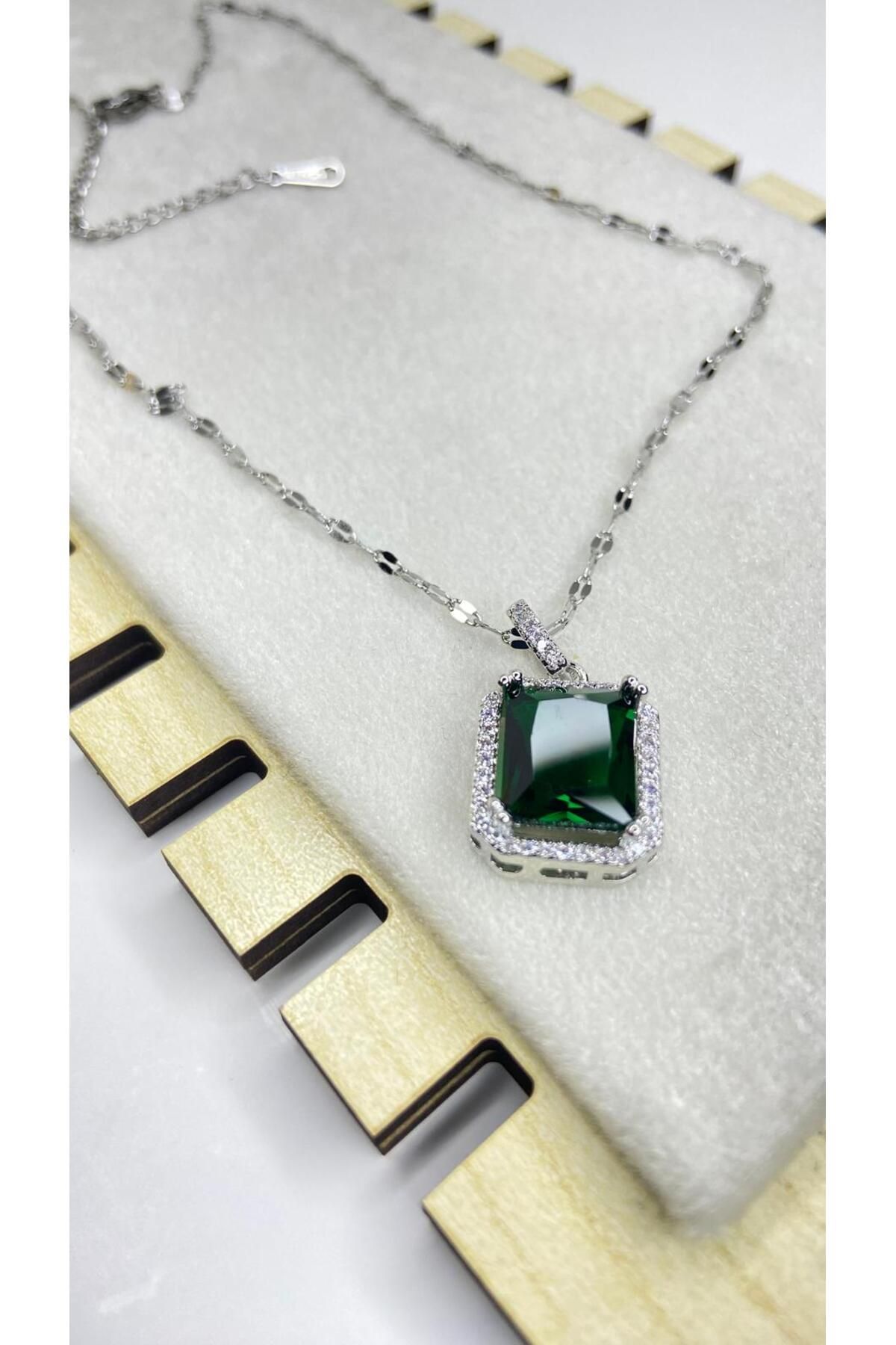 MEHA-Emerald Stone Model Steel Necklace 1