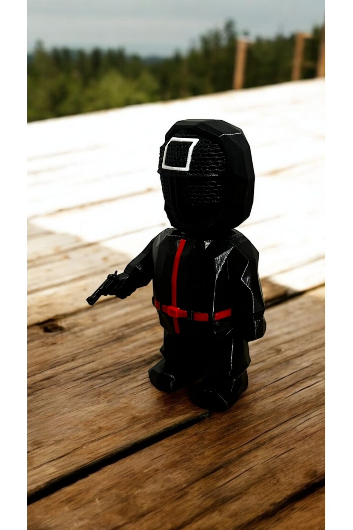 SM KIR TASARIM-Squid Game Manager Officer Guard Figure 5