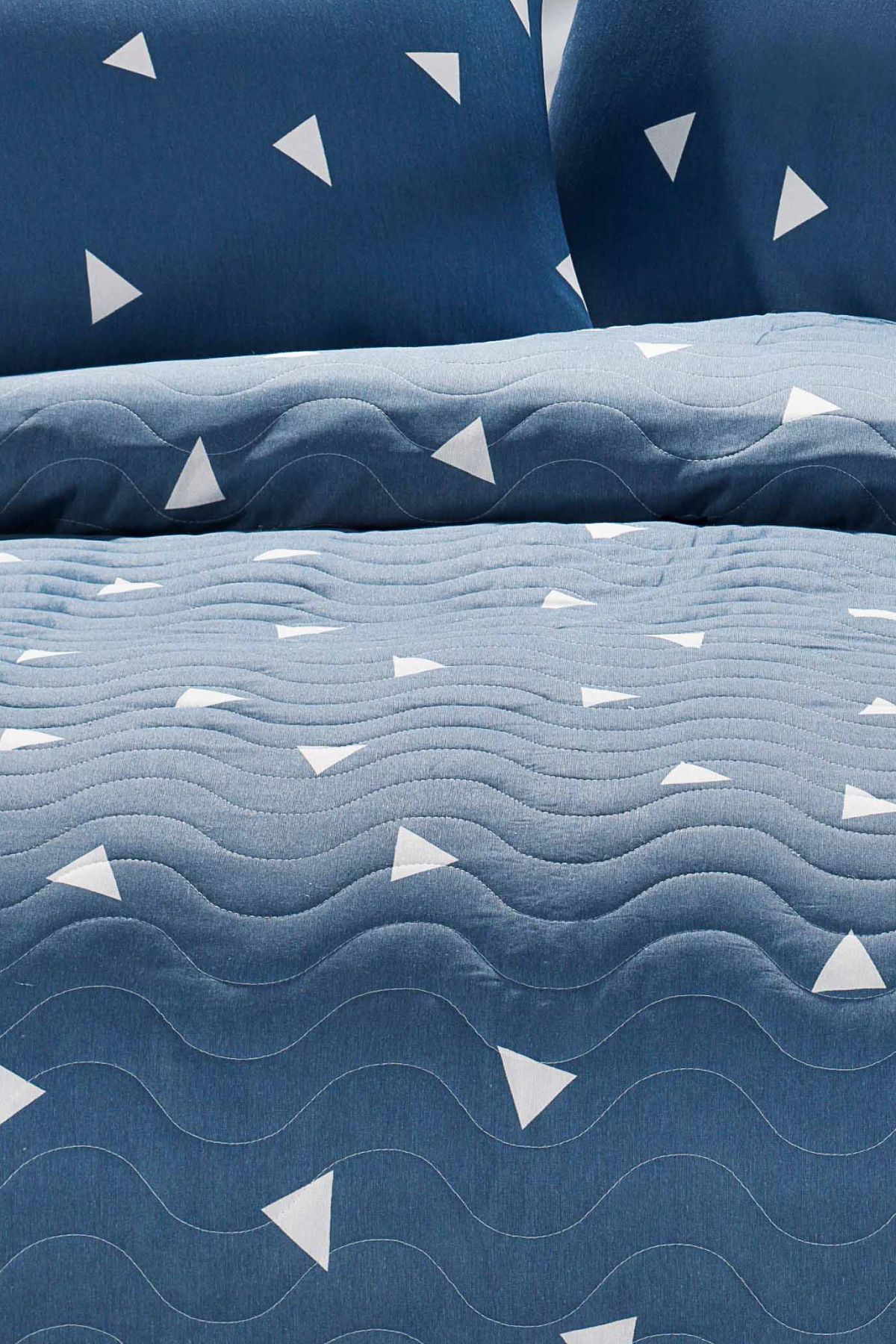 Eponj Home-Double Quilted Bedspread Set Triangle Dark Blue 5