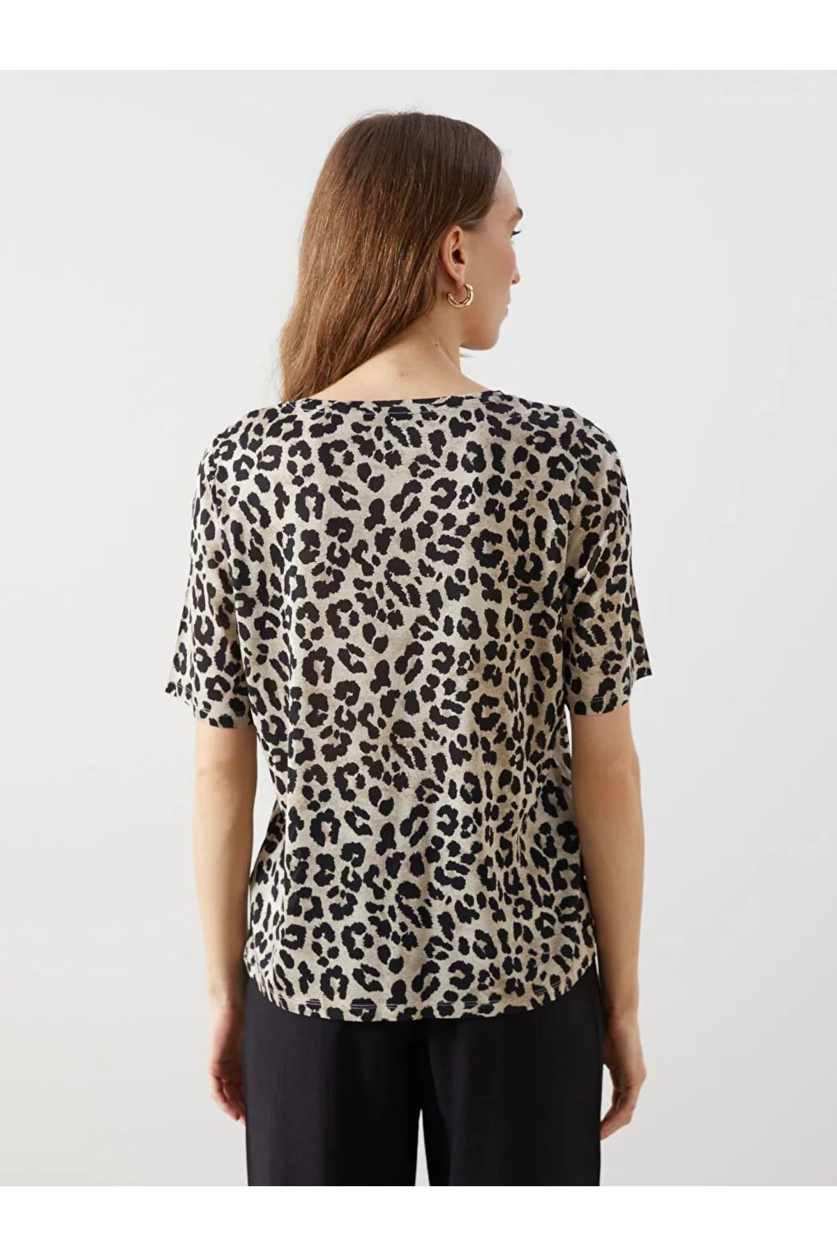 LC Waikiki-Γυναικείο μπλουζάκι LCWAIKIKI Classic Brown Crew Neck Leopard Print 4