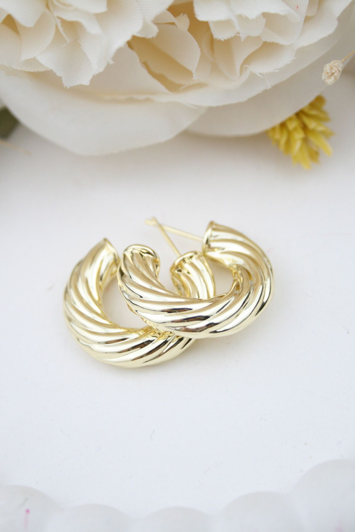 PARLA JEWELLRY-Xuping Fine Twist Model Hoop Earrings 4