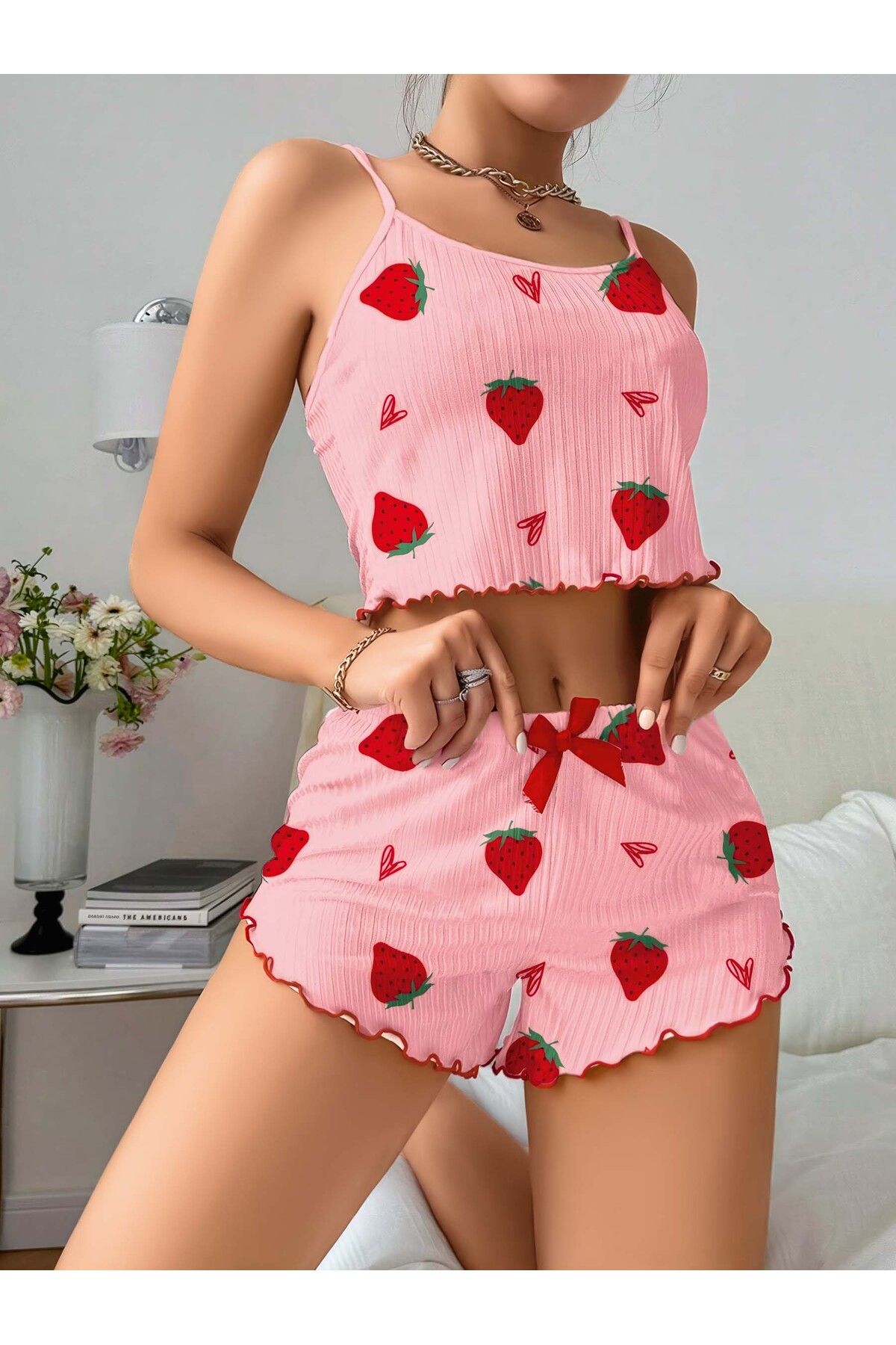utsnstore PEMBE ÇİLEK BASKILI ŞORT CROP GECELİK PİJAMA TAKIMI