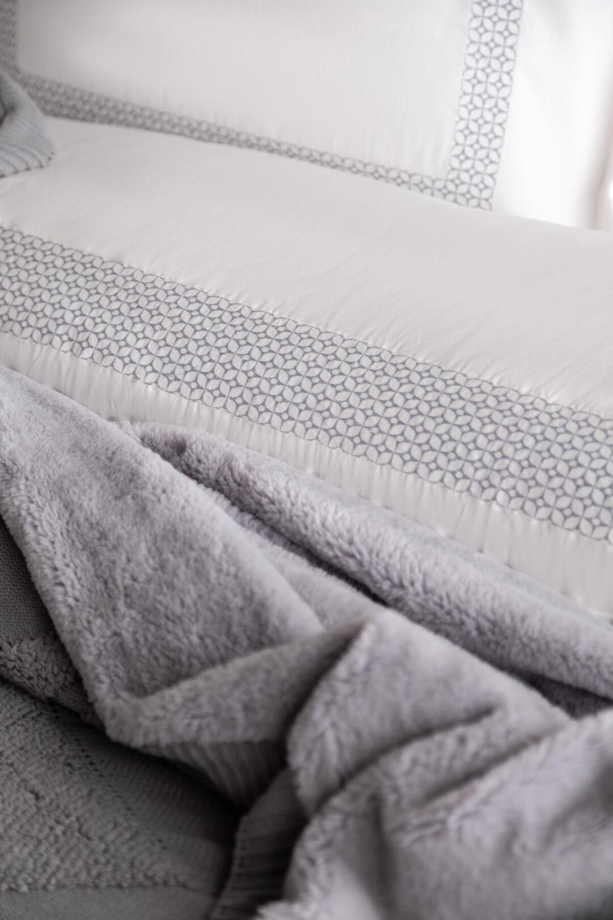 Apricitas HOME-Gray Moneda Double Bedspread Set 4