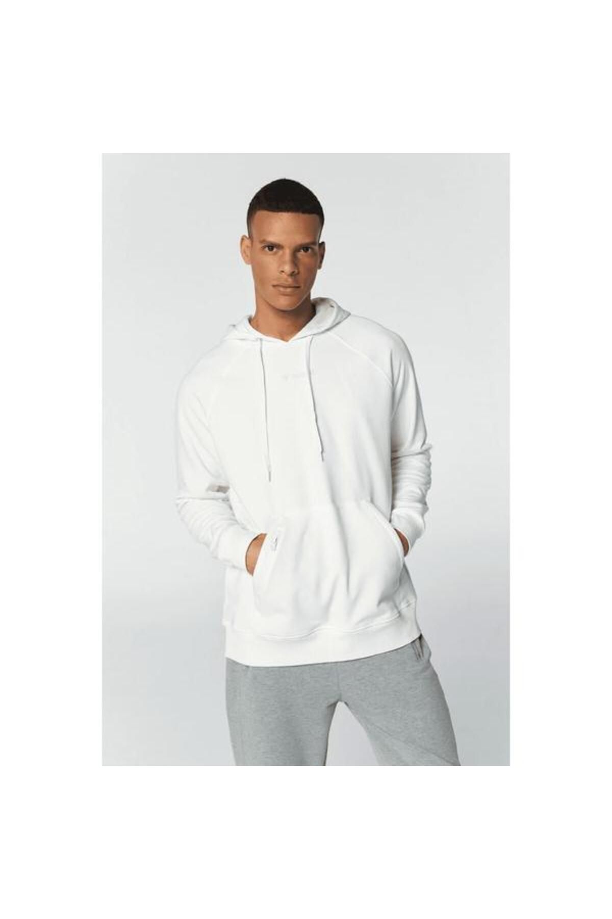 سویشرت سفید مردانه پوست بزرگ hummel